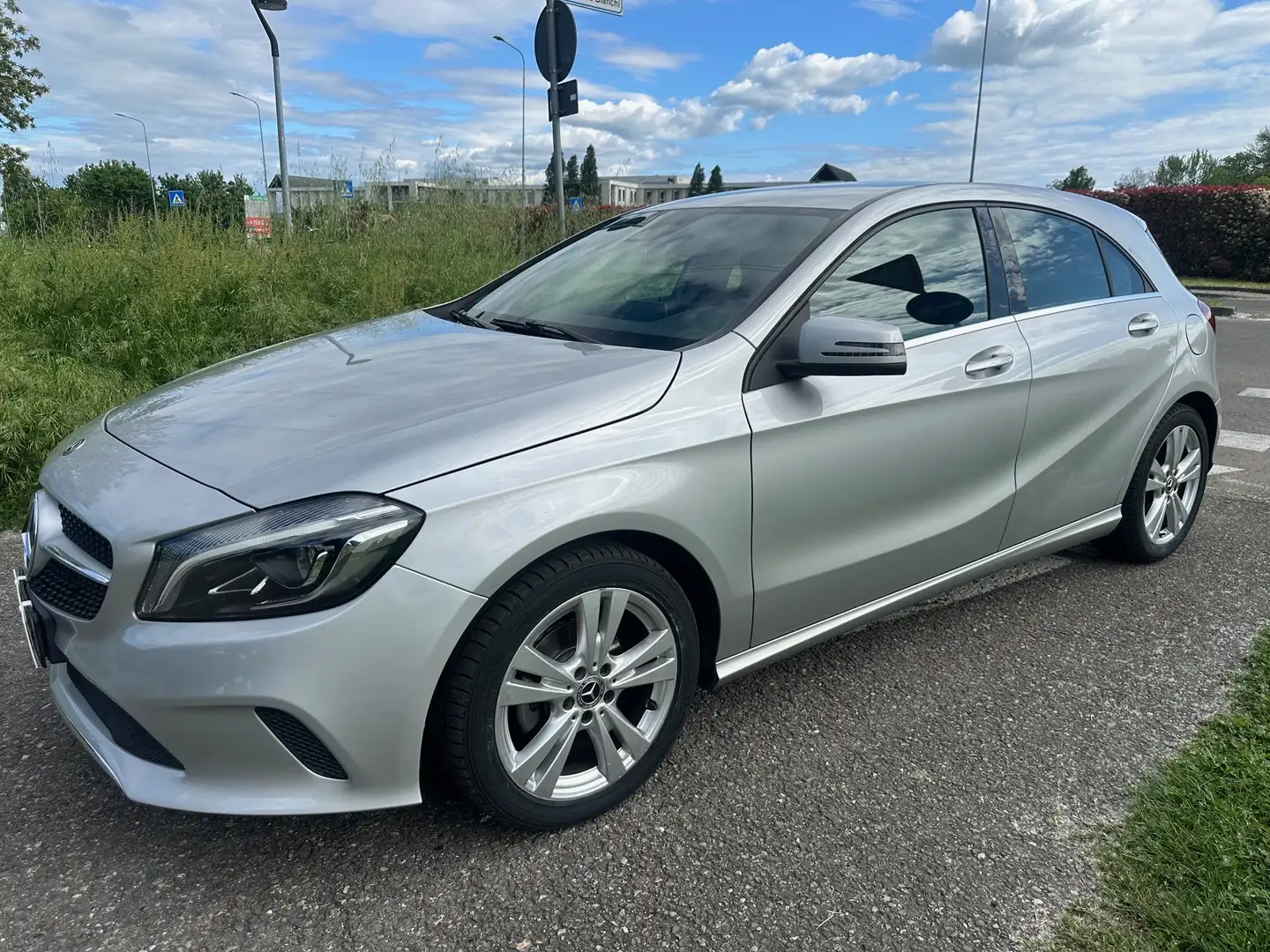 Mercedes-Benz A 180 A 180 d Sport auto Grigio - 2