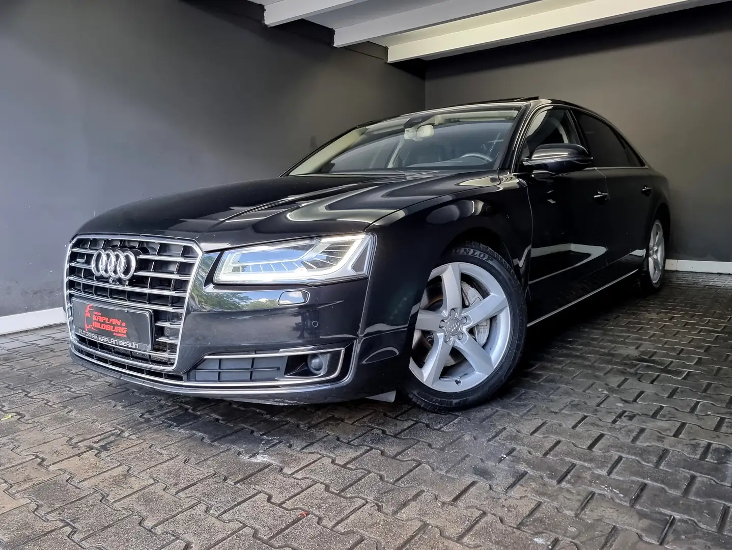 Audi A8 3.0 TDI DPF quattro tiptronic Lang Schwarz - 1