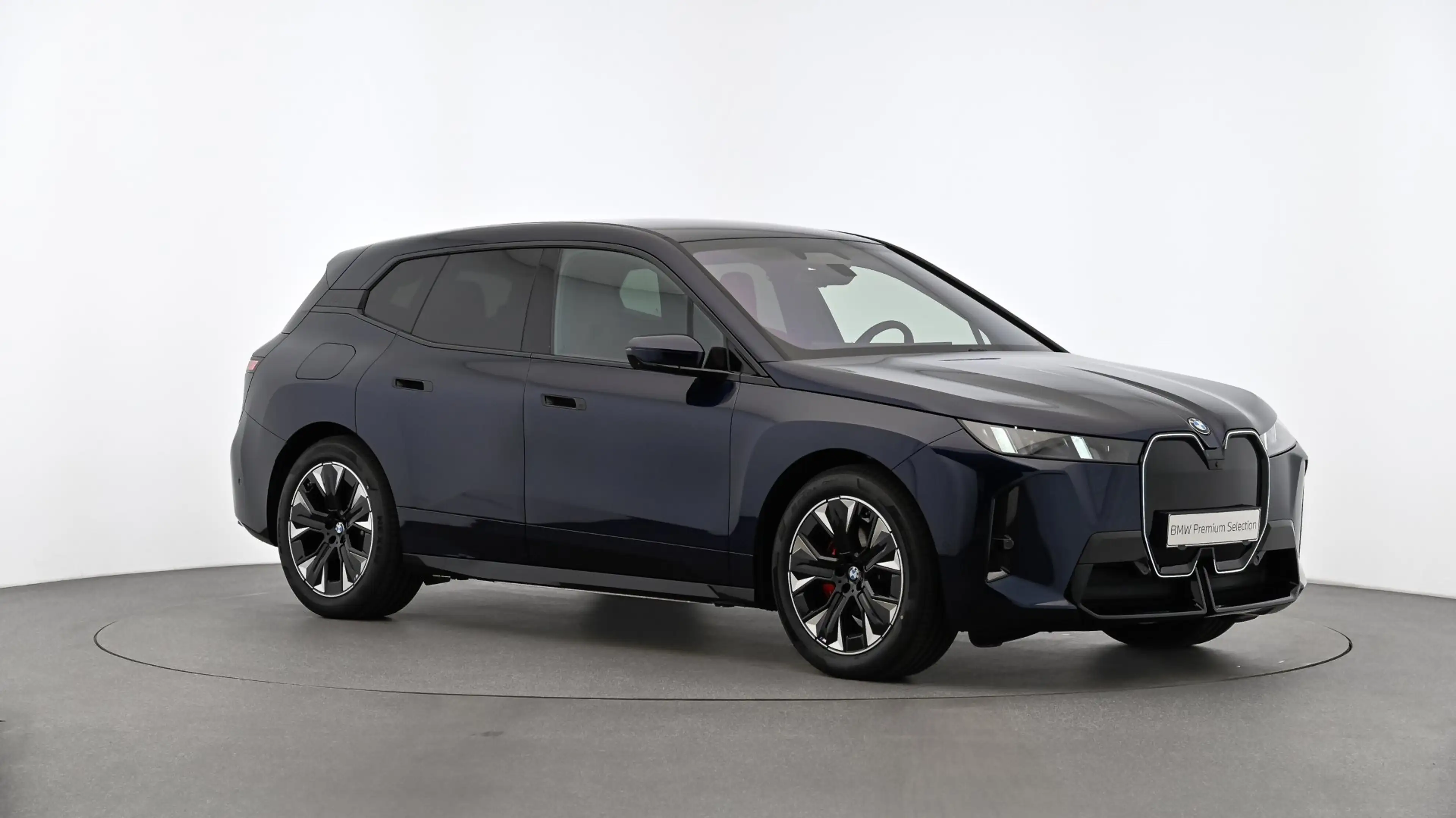 BMW iX xDrive45 — photo 7