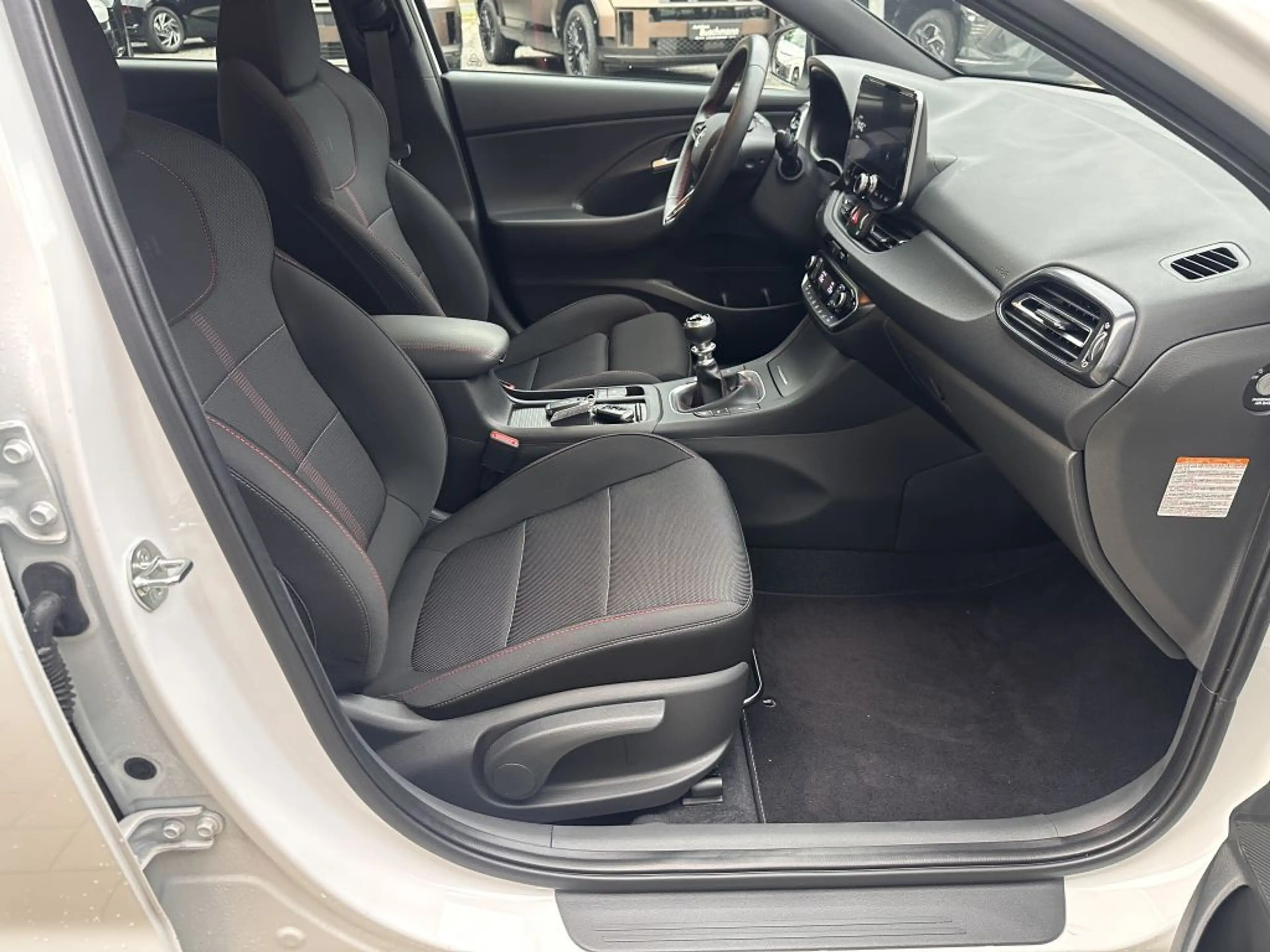 Hyundai i30 1.5 T-GDI Fastback 48V-Hybrid N-Line — photo 8