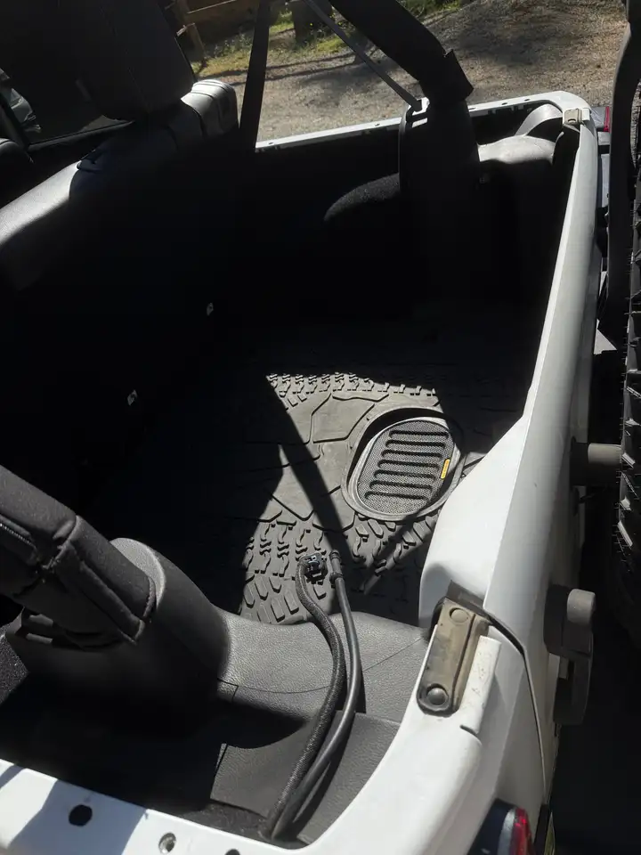 Jeep Wrangler снимка Jeep Wrangler