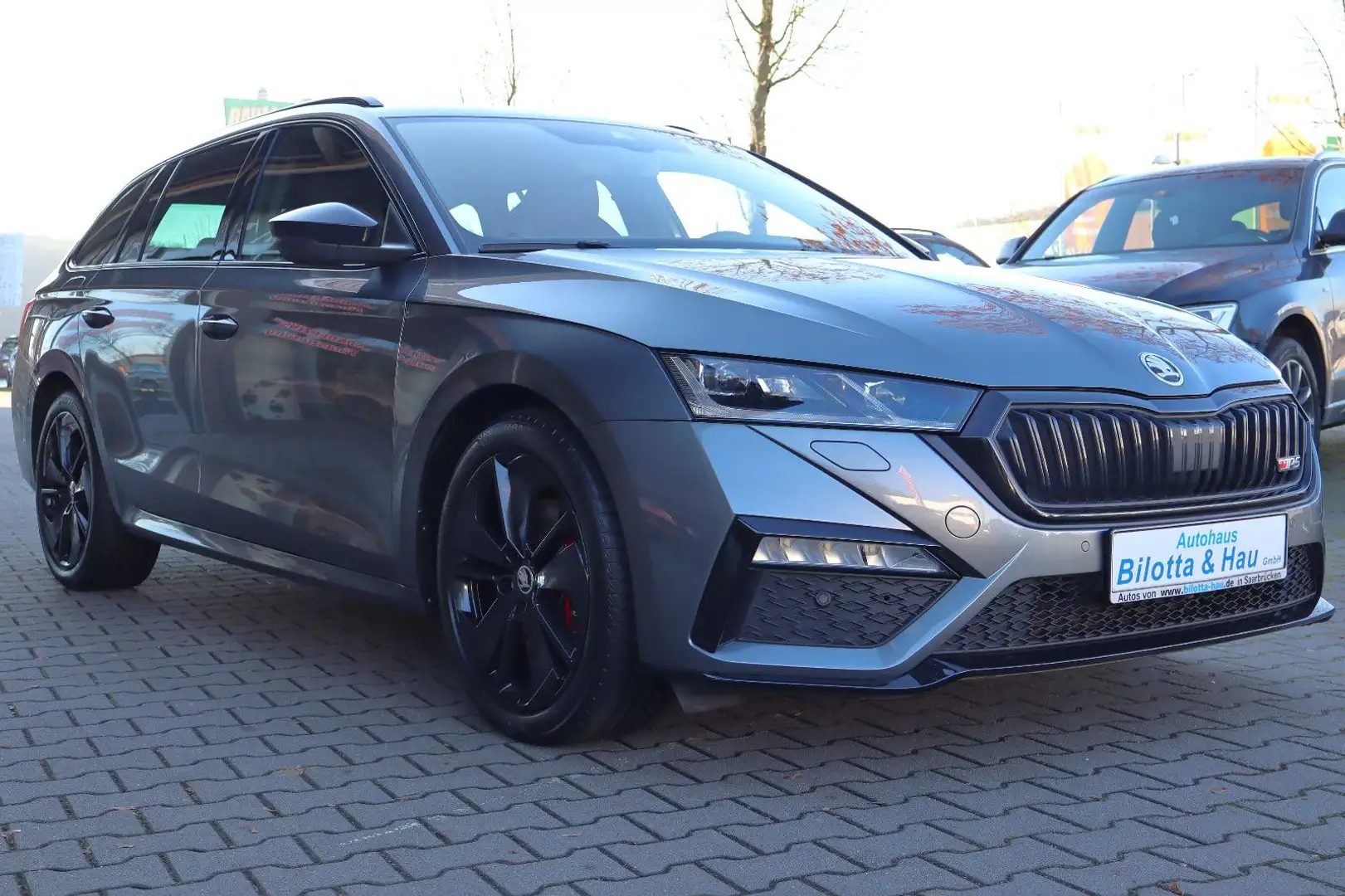 Skoda Octavia Combi RS 2.0 TDI DSG ! V-Cockpit+Pano ! Grau - 2