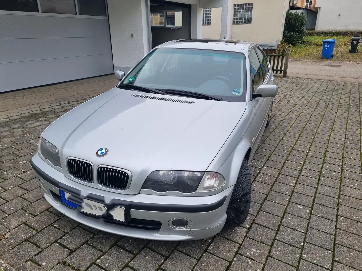 BMW 328 328i Silber - 1