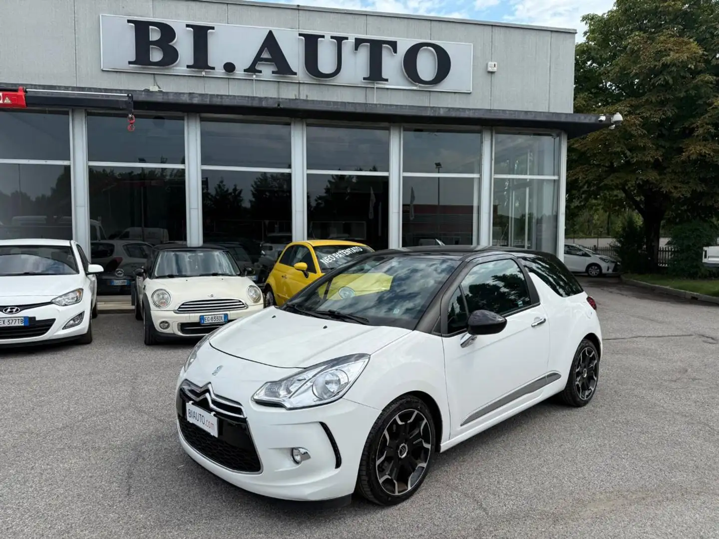 DS Automobiles DS 3 1.4 e-HDi 70 CMP Chic Bianco - 1