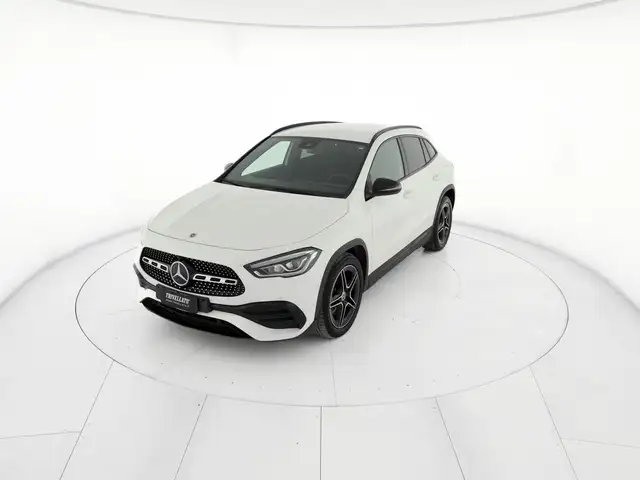 Mercedes-Benz GLA 180 180 d premium auto