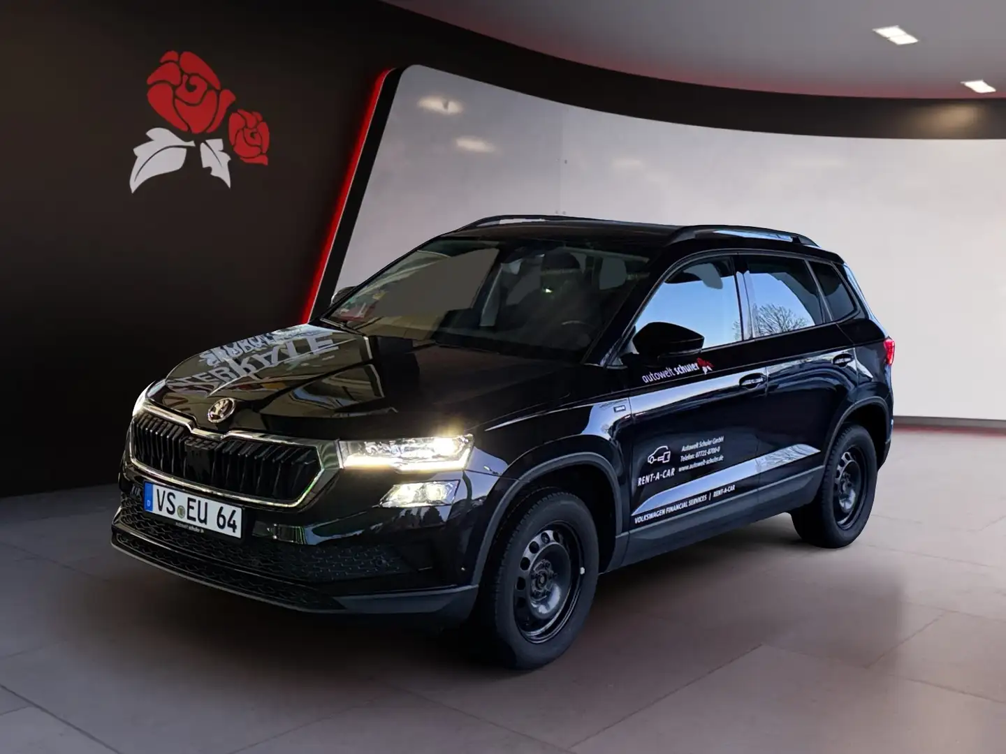 Skoda Karoq 1,5 TSI DSG Selection AHK Navi Schwarz - 2