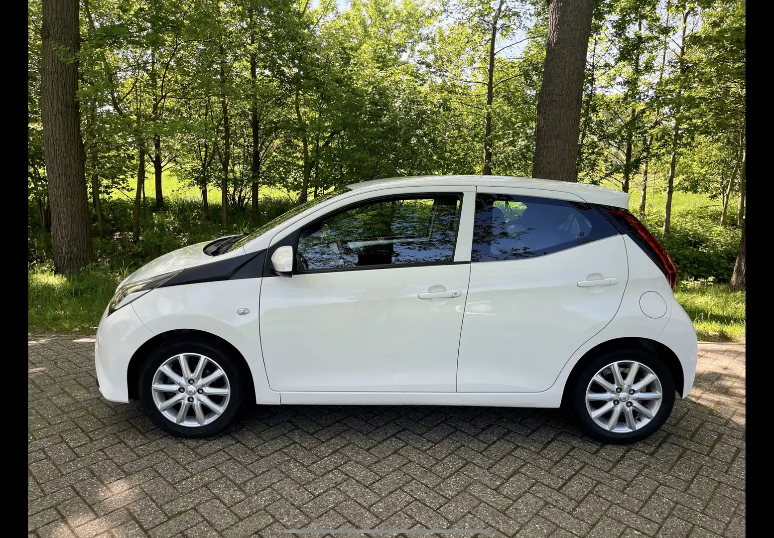 Toyota Aygo 1.0 VVT-i x-play Wit - 1