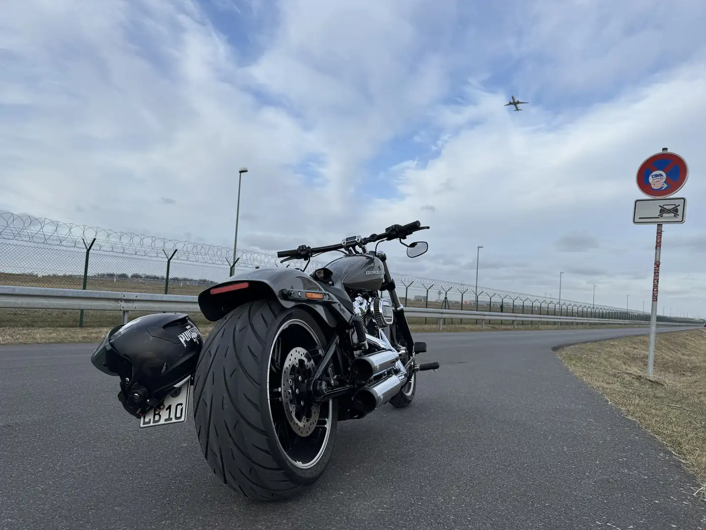 Harley-Davidson CVO Breakout - 2