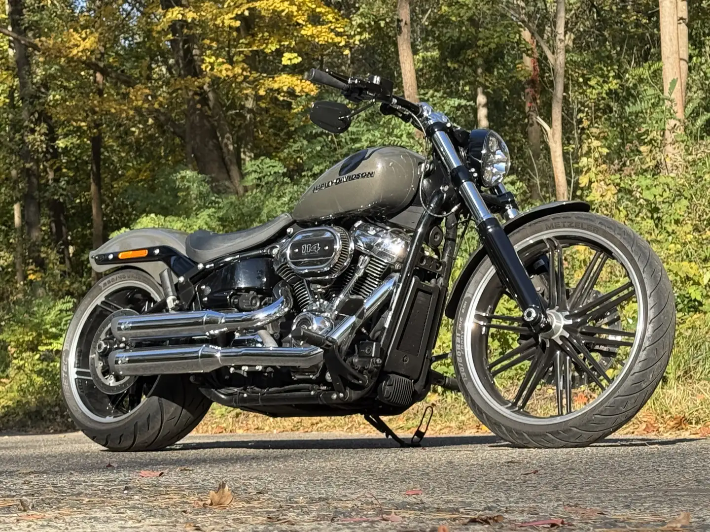 Harley-Davidson CVO Breakout - 1