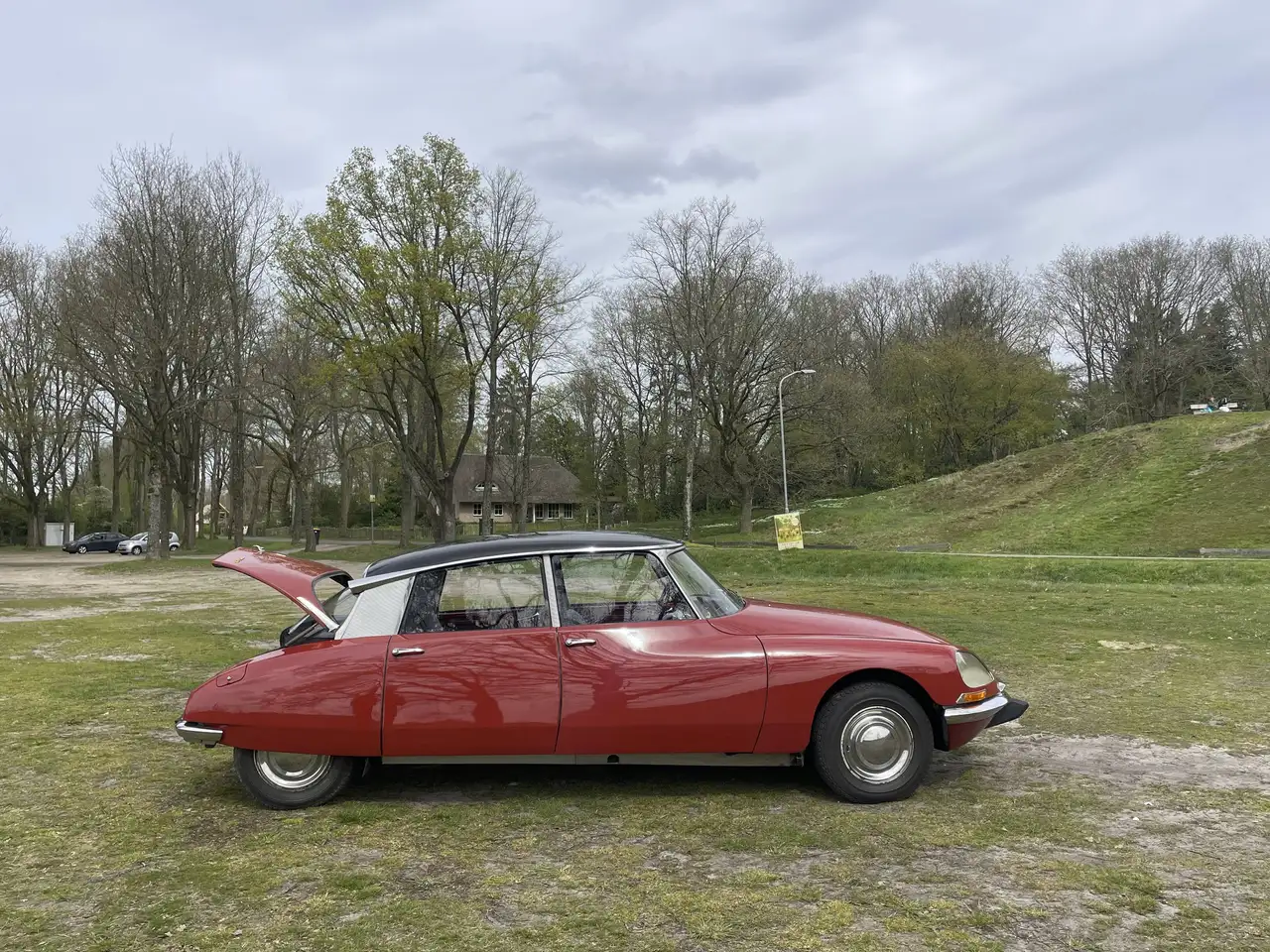 Citroen DS Bijzonder fraaie en originele Nederlandse Citroën DS 21 Berline uit 1968 in zeer goede staat., foto 11