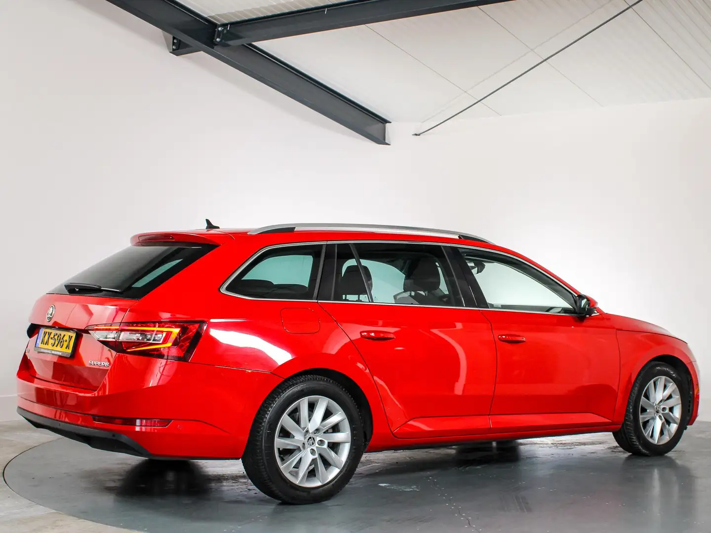 Skoda Superb Combi 1.4 TSI ACT Style Business Airco, Navigatie, Rood - 2