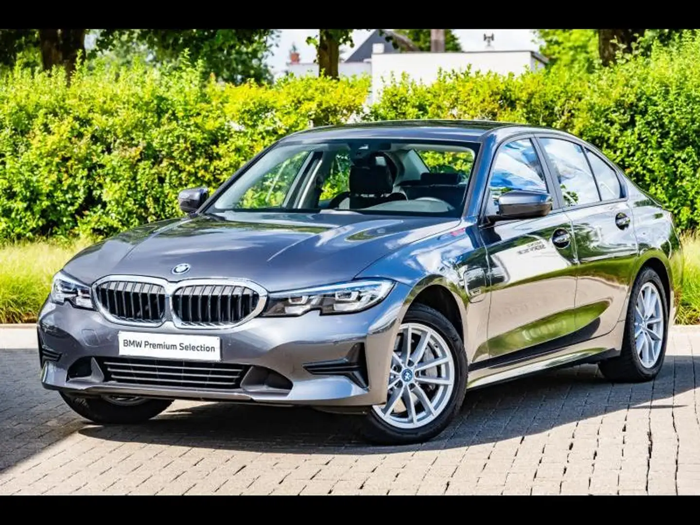BMW 330 Berline Grijs - 1