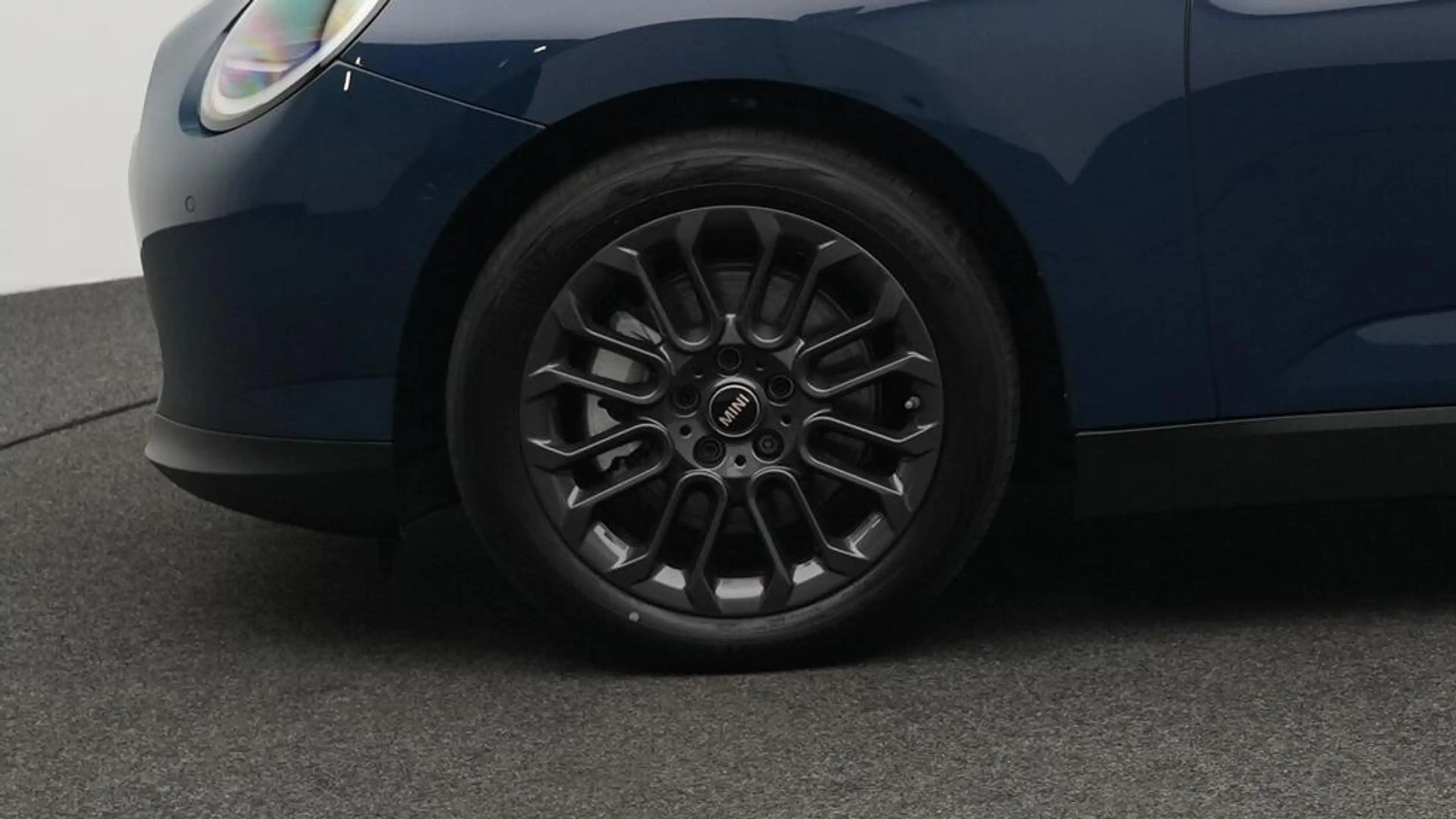 MINI Cooper E Favoured Trim — photo 11