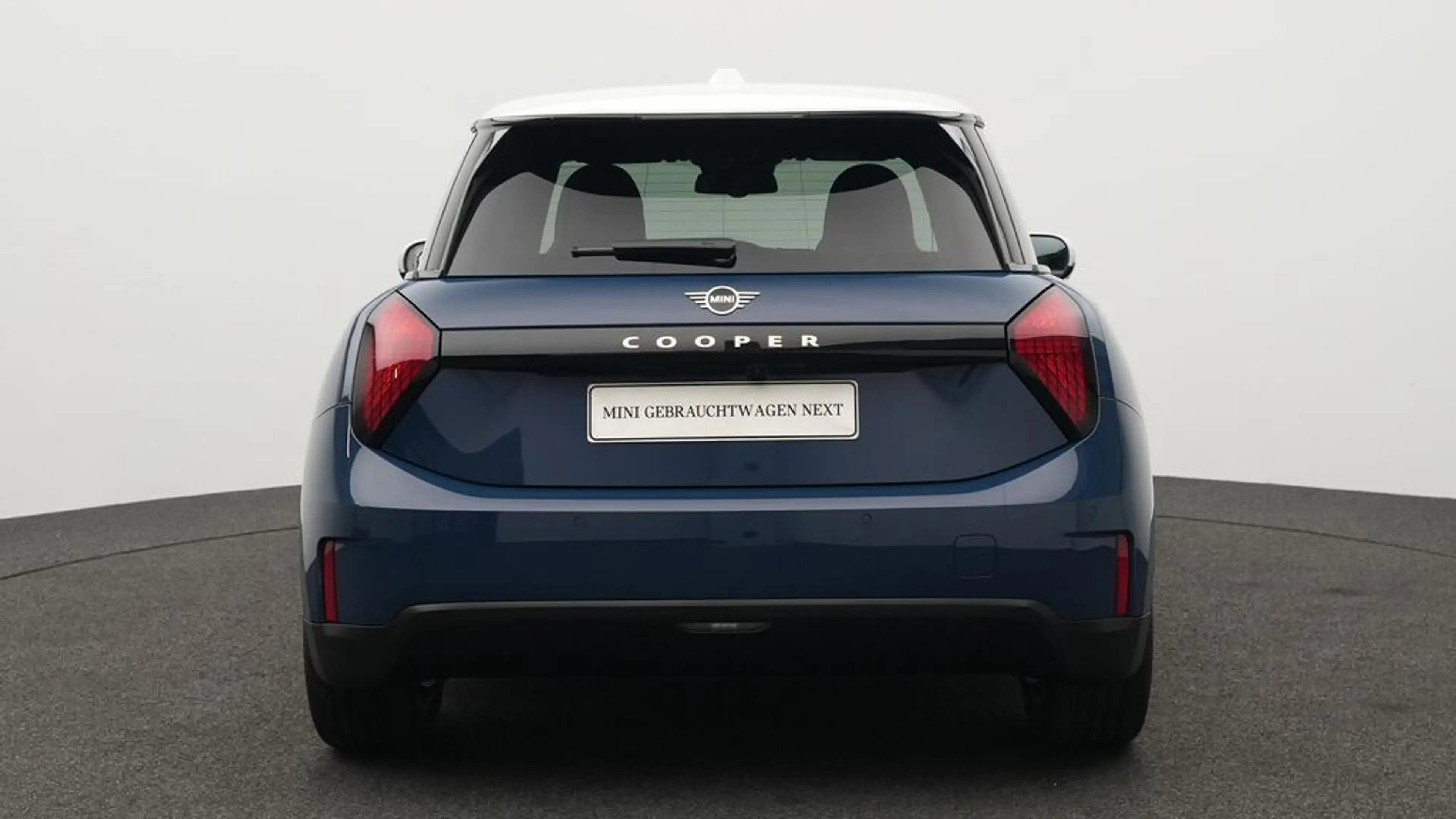 MINI Cooper E Favoured Trim — photo 23