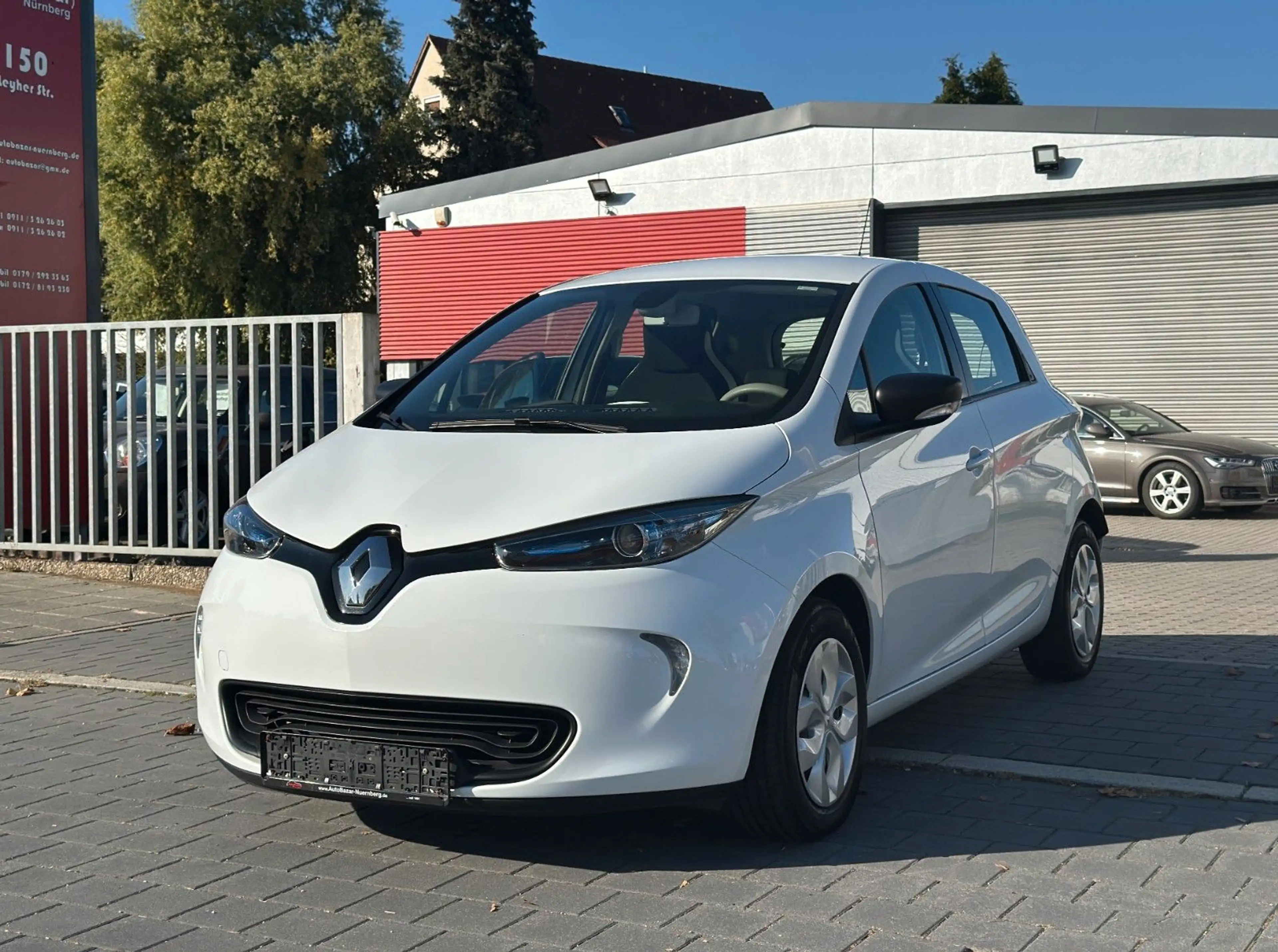 Renault ZOE Life / 1. Hand / SoH 92,4% / Navi