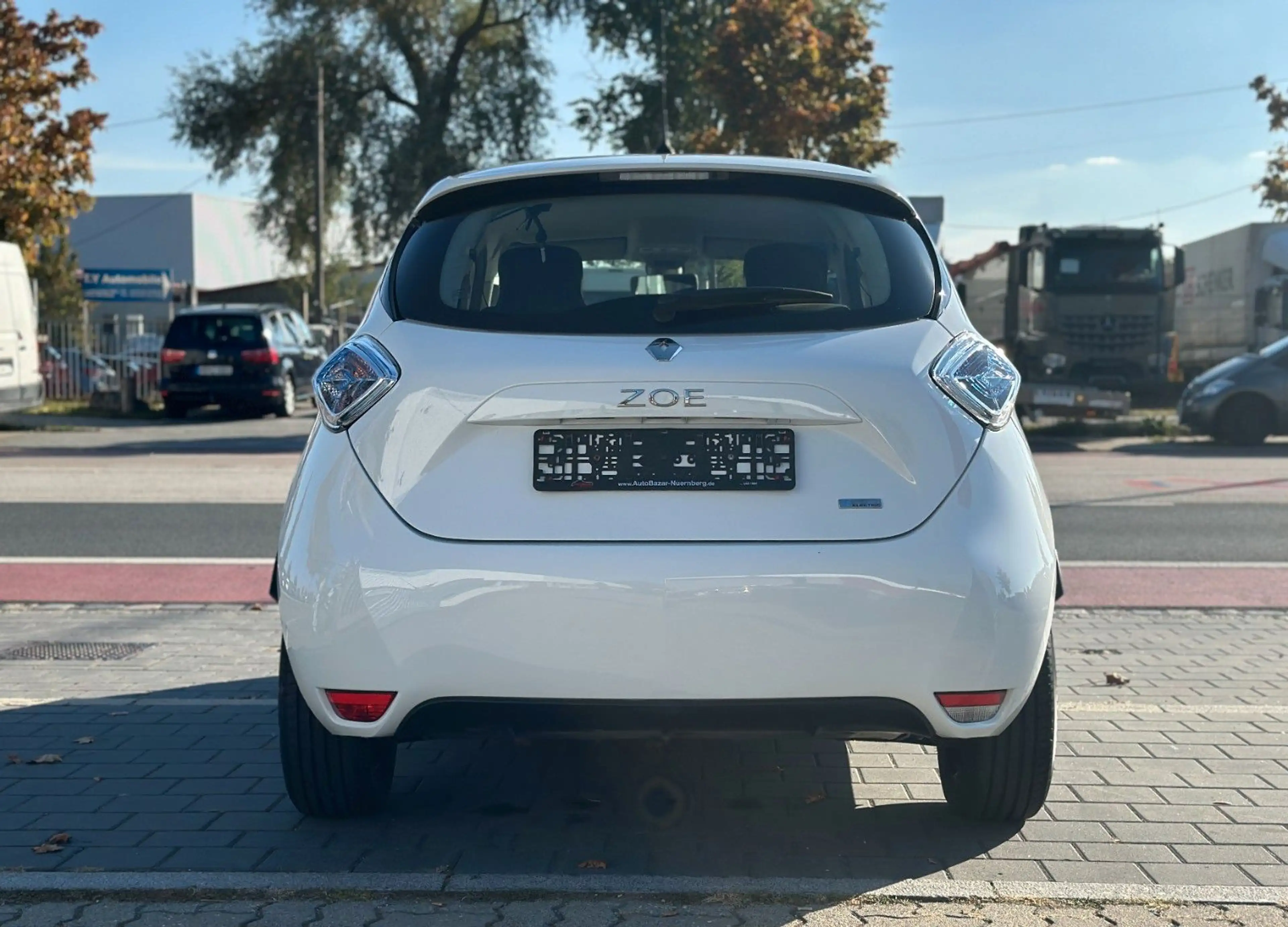 Renault ZOE Life / 1. Hand / SoH 92,4% / Navi — photo 4