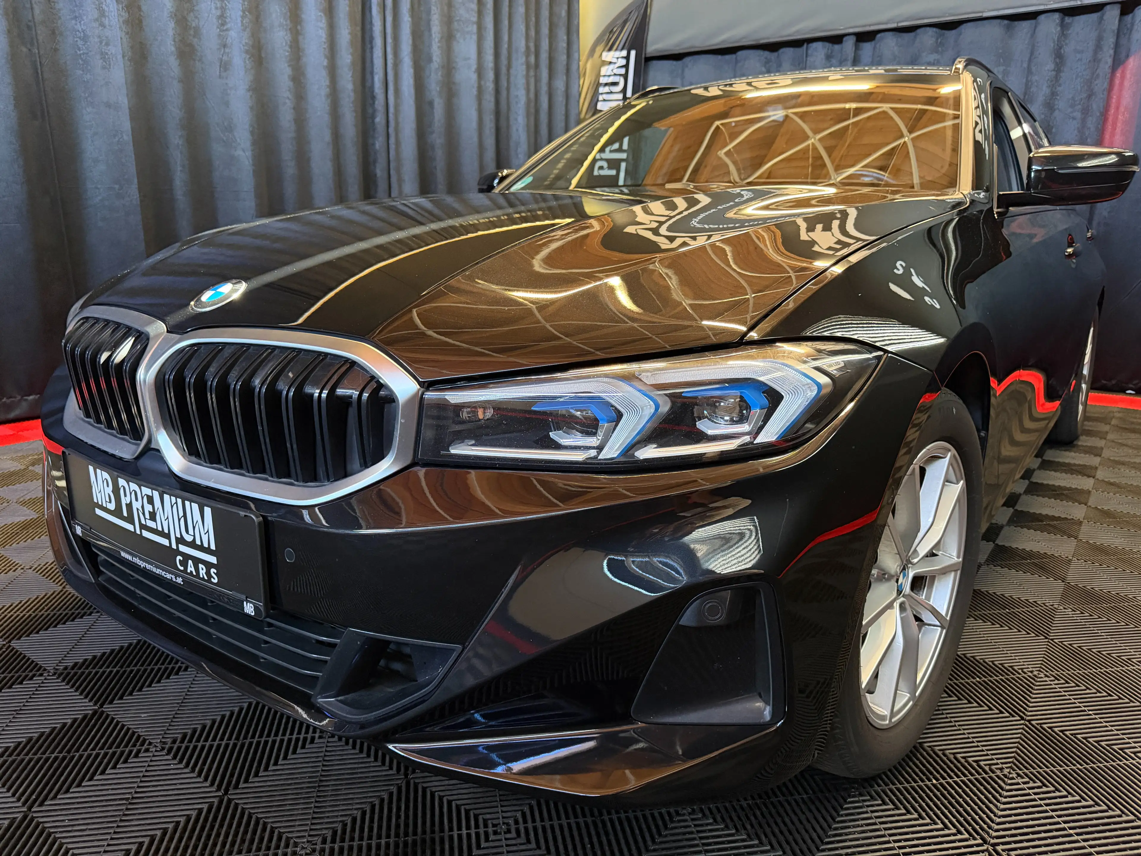 BMW 318 318 d *HEAD-UP*VIRTUAL*KAMERA*LEDER* — photo 11