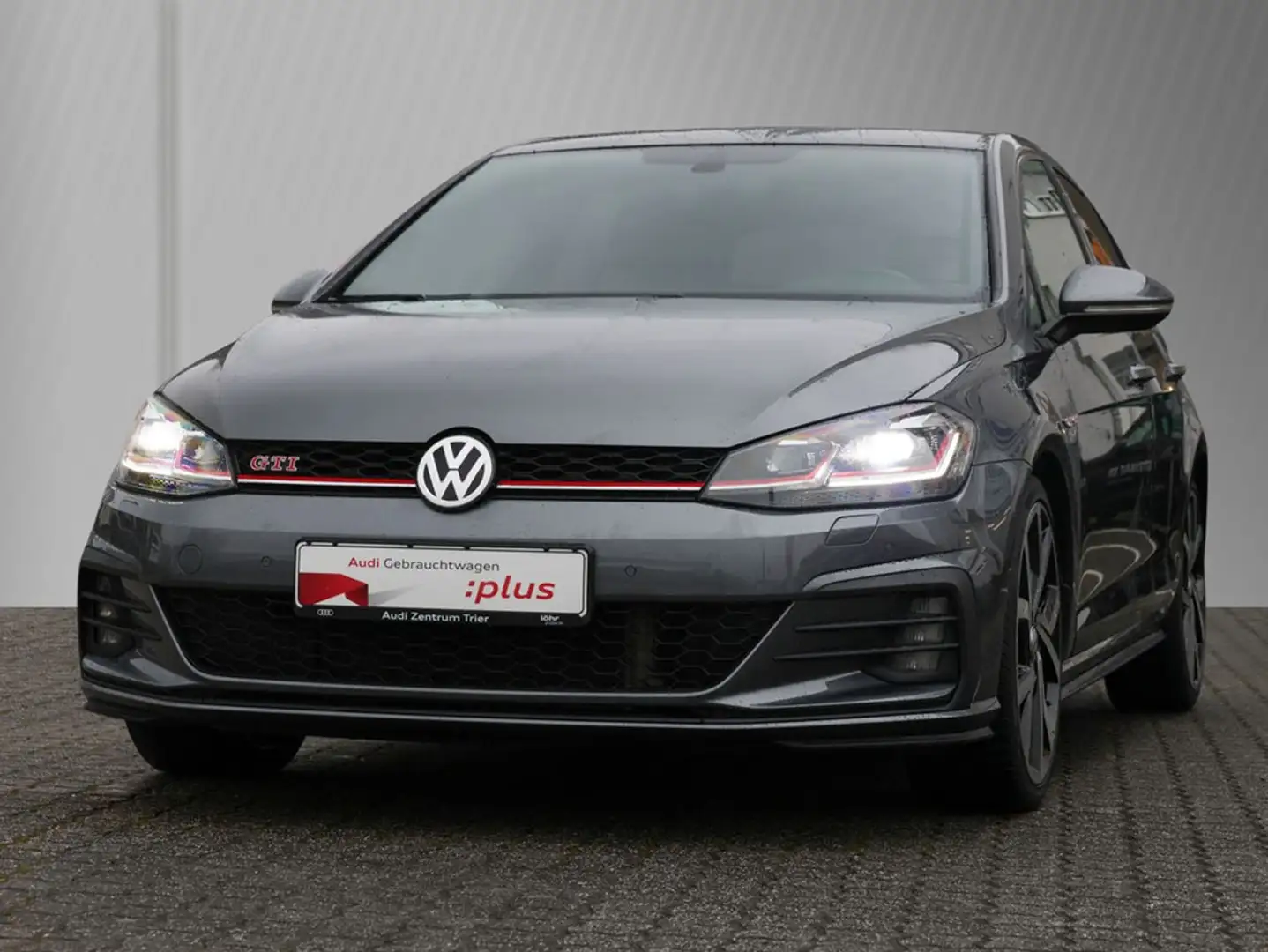 Volkswagen Golf VII Lim. GTI performance 6-Gang Grau - 2
