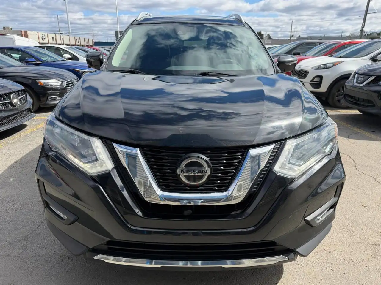 Nissan Rogue снимка Nissan Rogue