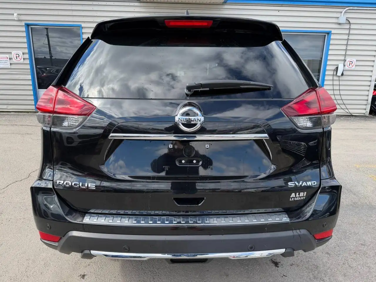 Nissan Rogue снимка Nissan Rogue