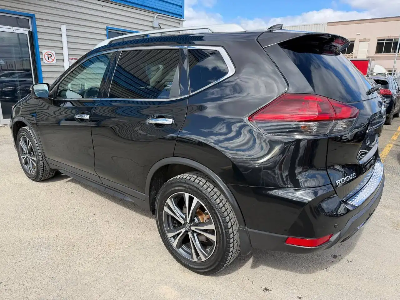 Nissan Rogue снимка Nissan Rogue