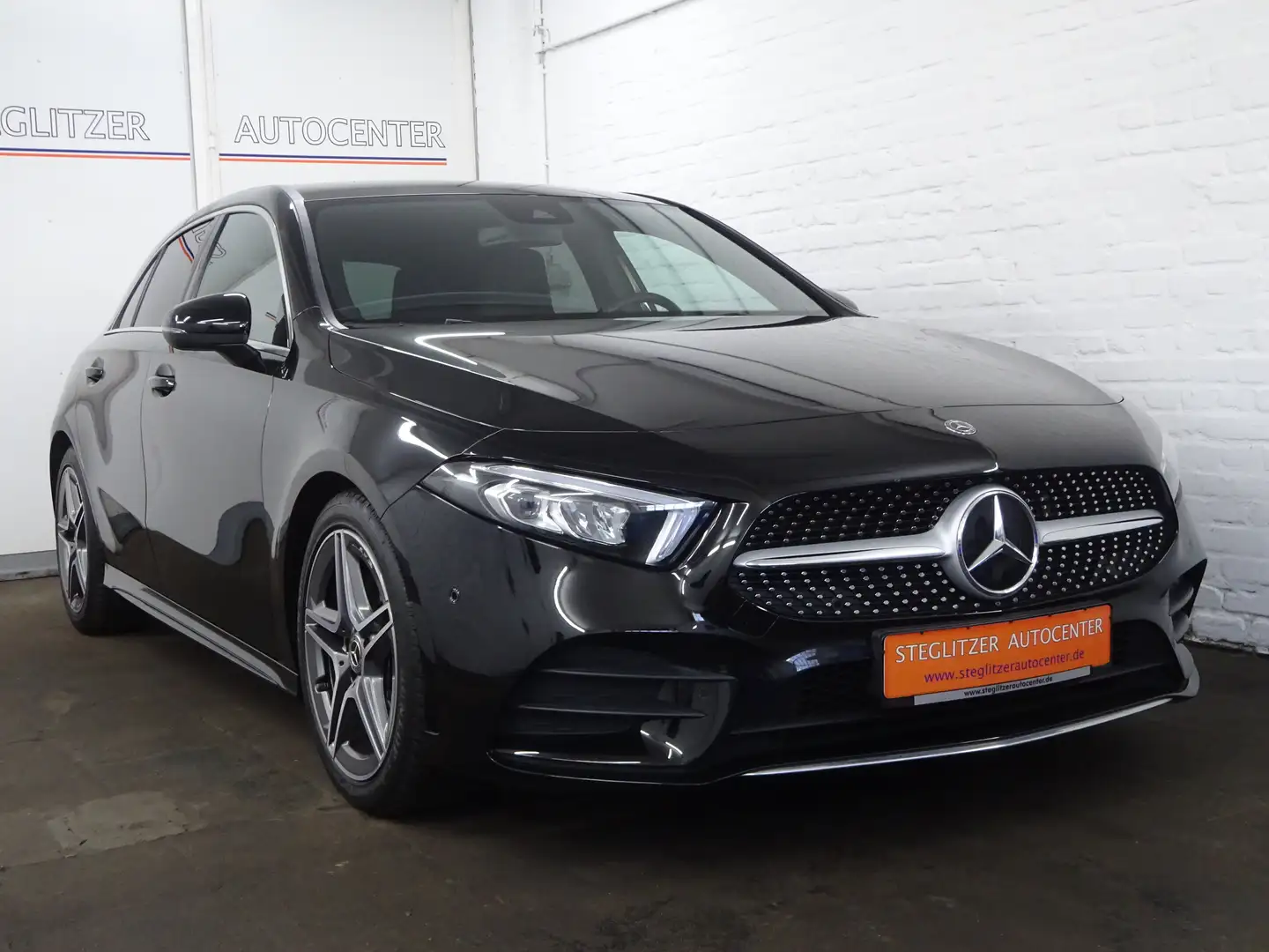 Mercedes-Benz A 220 7G AMG Line Widescreen/LED/PDC/Ambiente/Soundsyste Чорний - 2