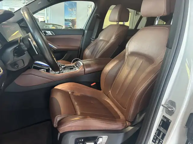 BMW X6 view 16