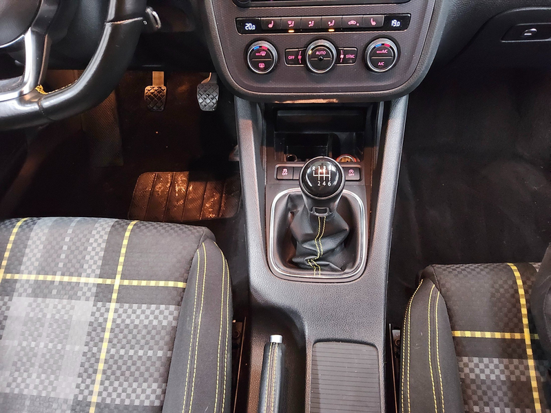 Volkswagen Scirocco 1.4 TSI Club Navi Bi-Xenon RfK HU 08/27 — photo 6