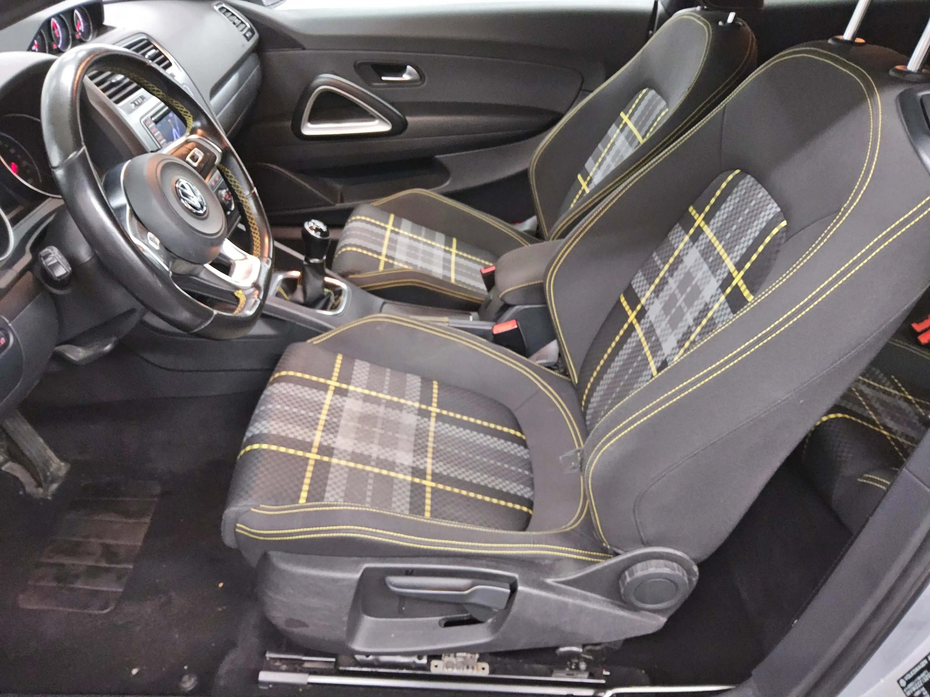 Volkswagen Scirocco 1.4 TSI Club Navi Bi-Xenon RfK HU 08/27 — photo 8