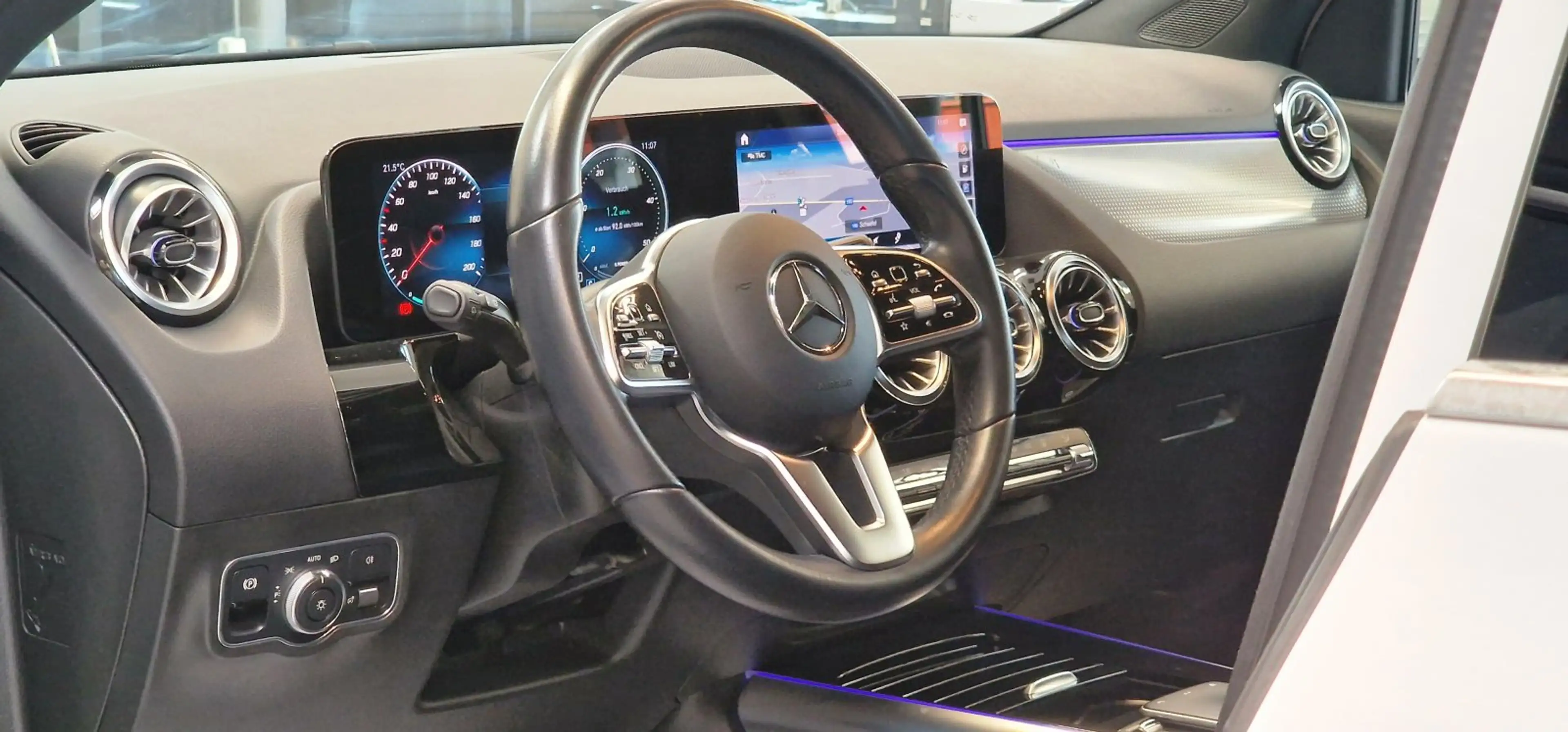 Mercedes-Benz EQA 250 Aut. *Reichw. 347Km*Spiegel-Paket*Kamera* — photo 12