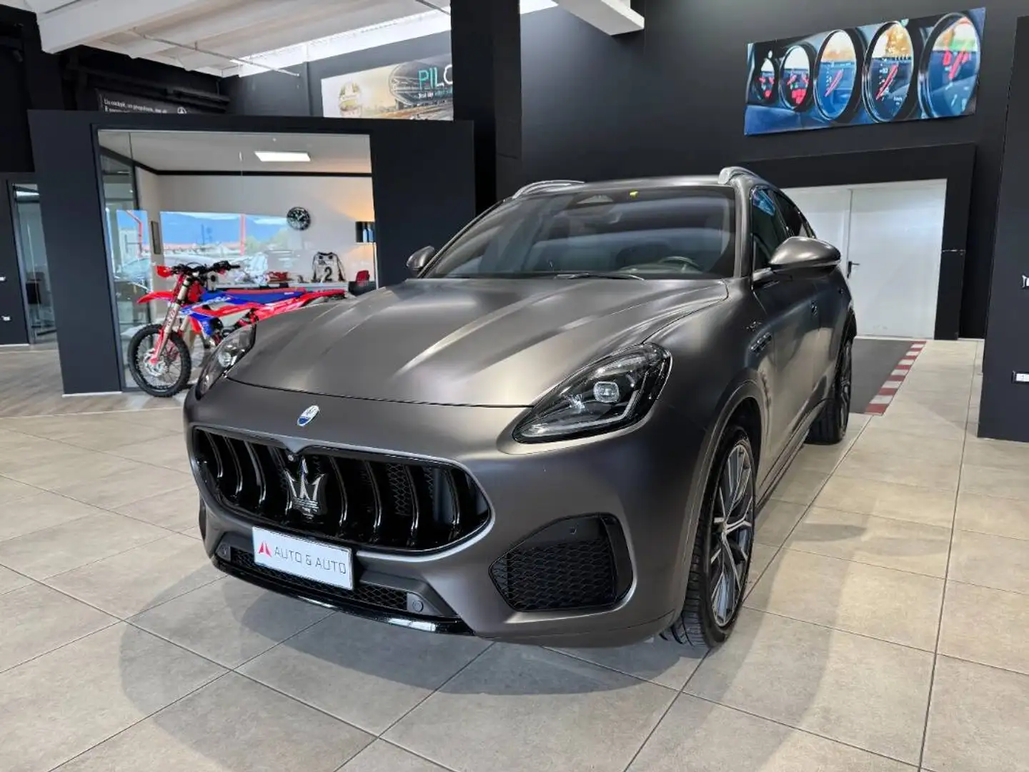 Maserati Grecale 2.0 mhev Modena 330cv auto Gris - 2