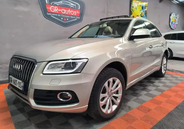 Audi Q5 2.0 Tdi 190cv S-TRONIC AVUS 1ere main Toit ouvrant Panoramique Cuir chauffant Révisé et Garanti 12 mois