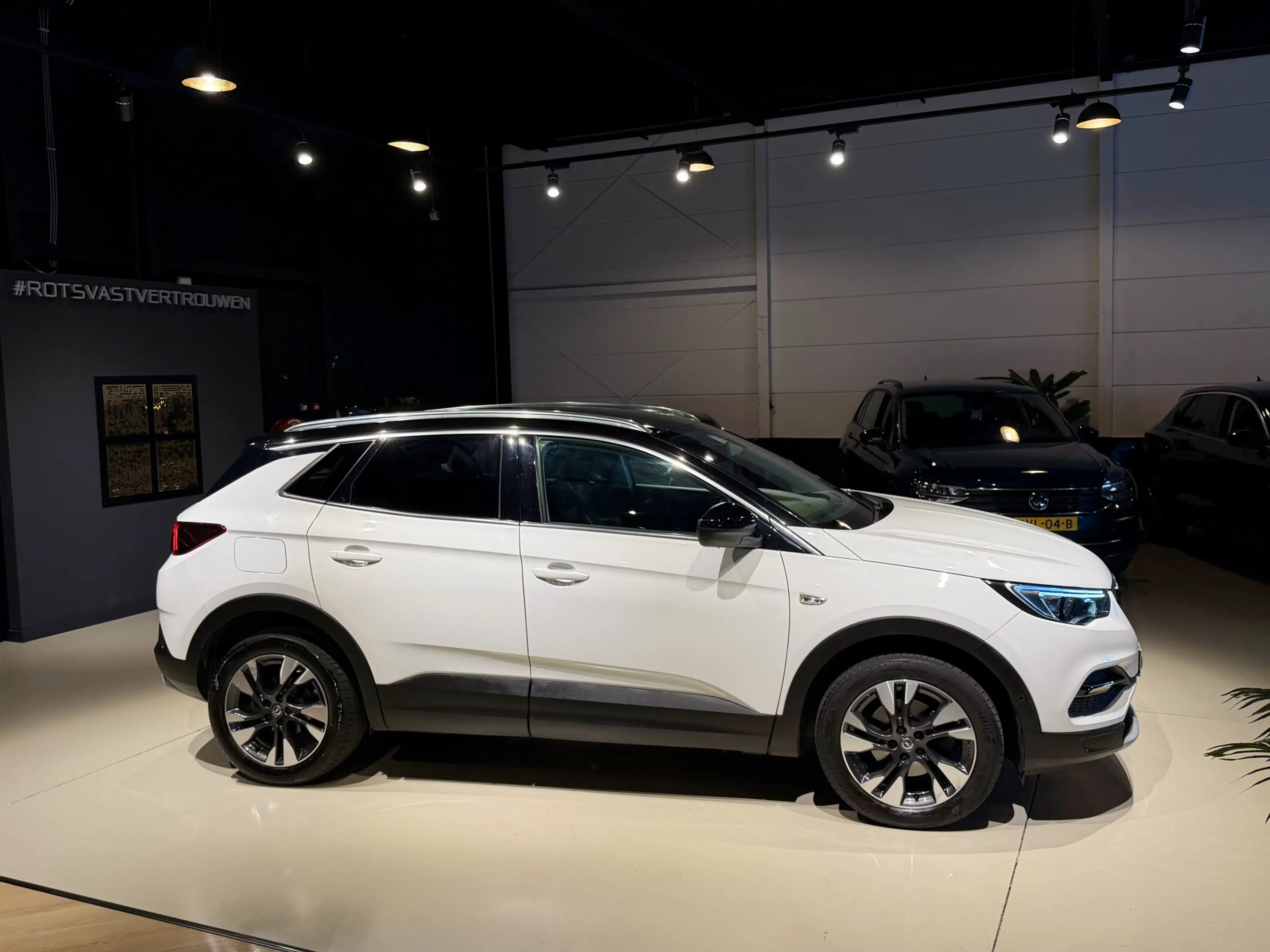 Opel Grandland X 1.2 Turbo Executive Navi|Camera|LED|Keyles Wit! — photo 6