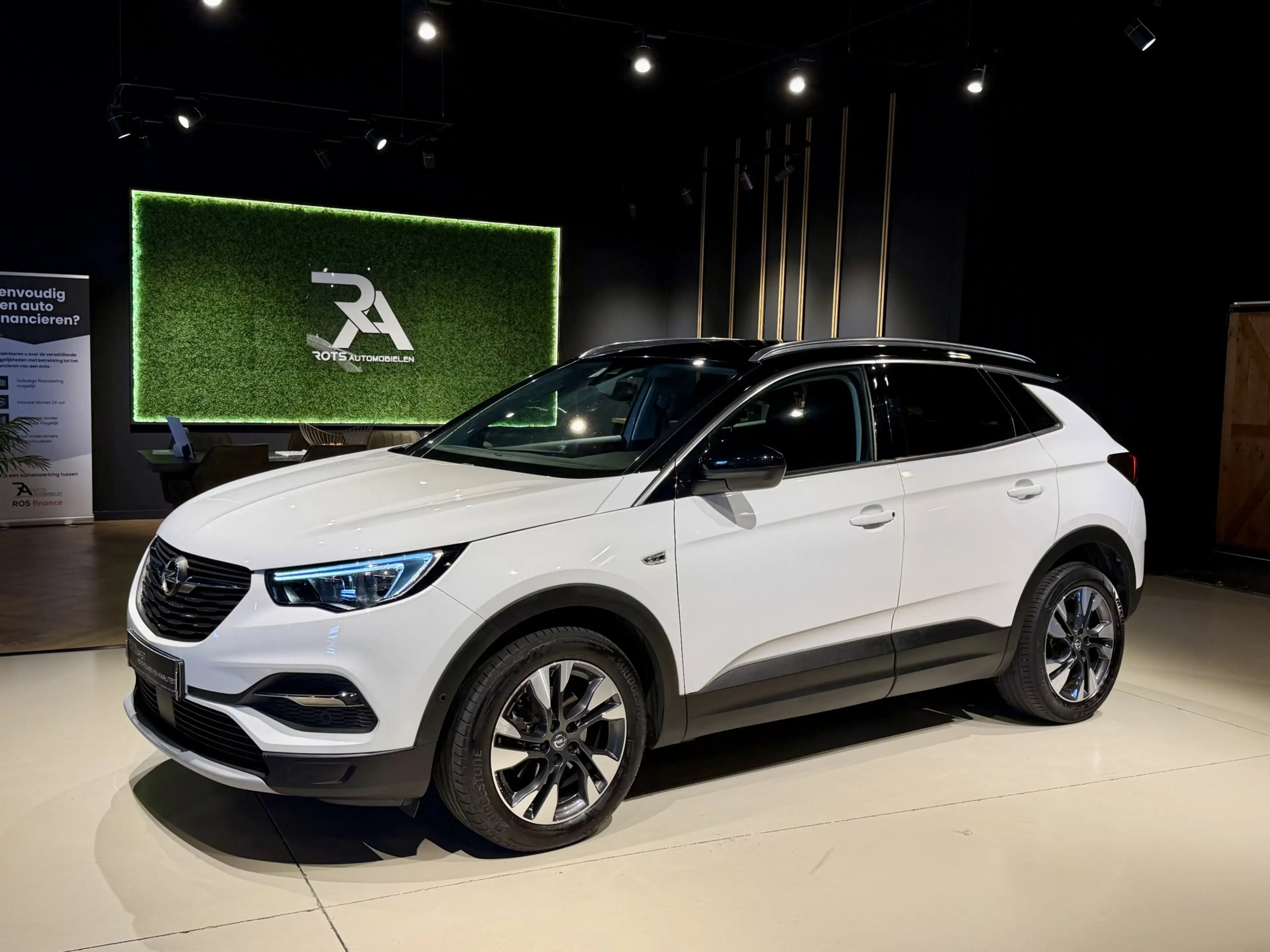 Opel Grandland X 1.2 Turbo Executive Navi|Camera|LED|Keyles Wit!