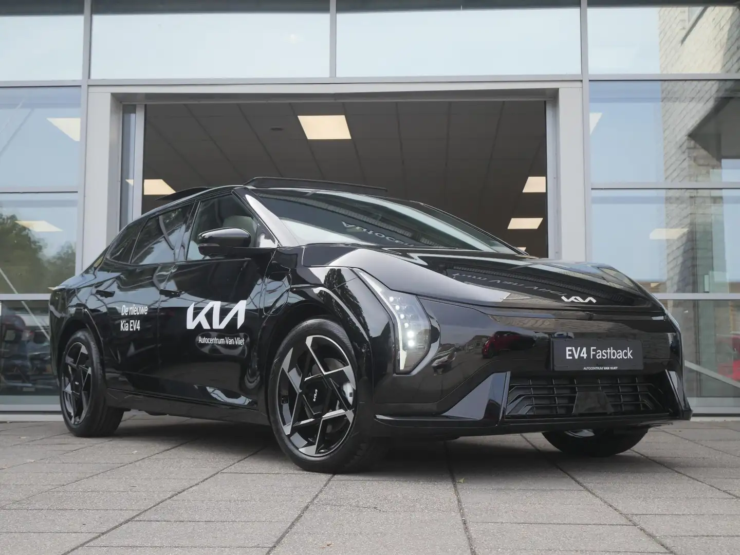 Kia EV4 Fastback GT-PlusLine 81.4 kWh | Cruise | Clima | N Zwart - 2