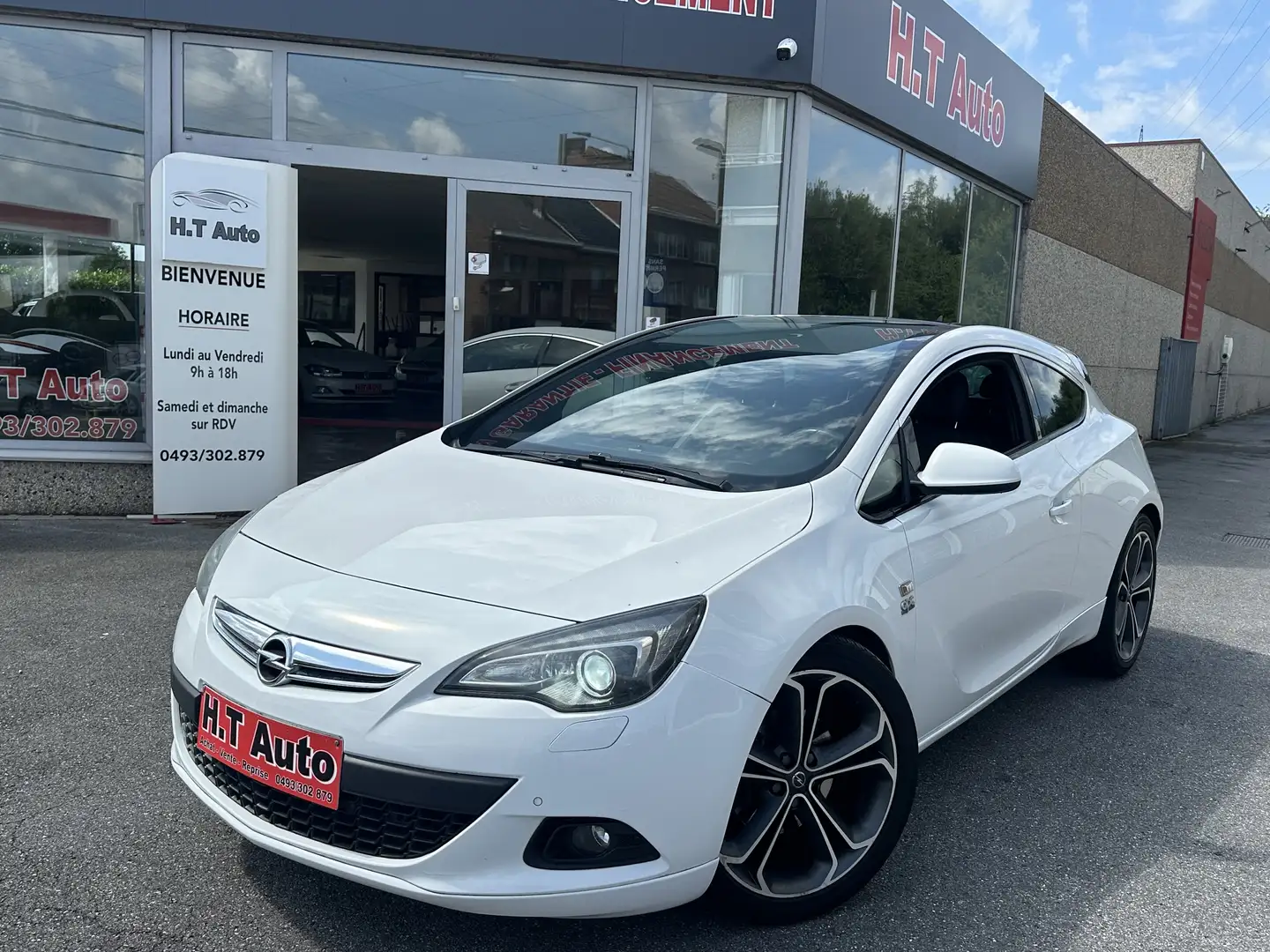 Opel Astra GTC 1.7 CDTi Cosmo/Etat neuf/Gps/Toit pano! Alb - 1