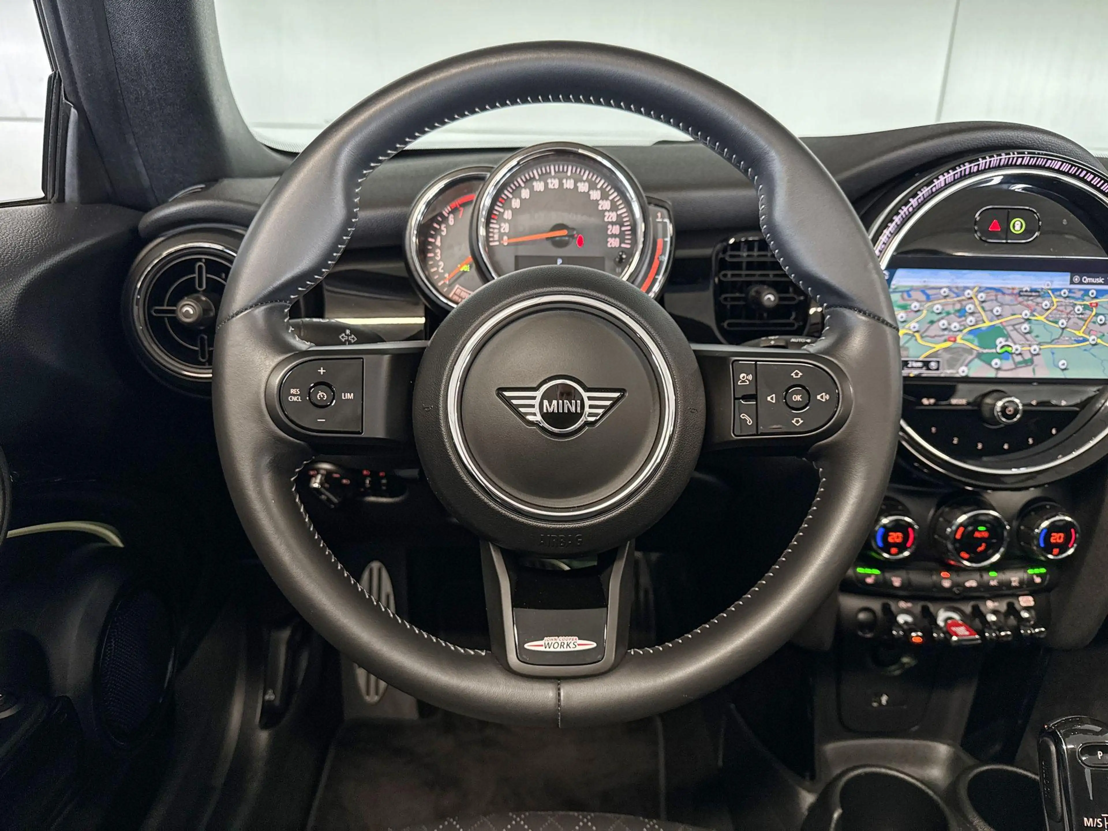 MINI John Cooper Works Cabrio 1.5 Cooper — photo 11