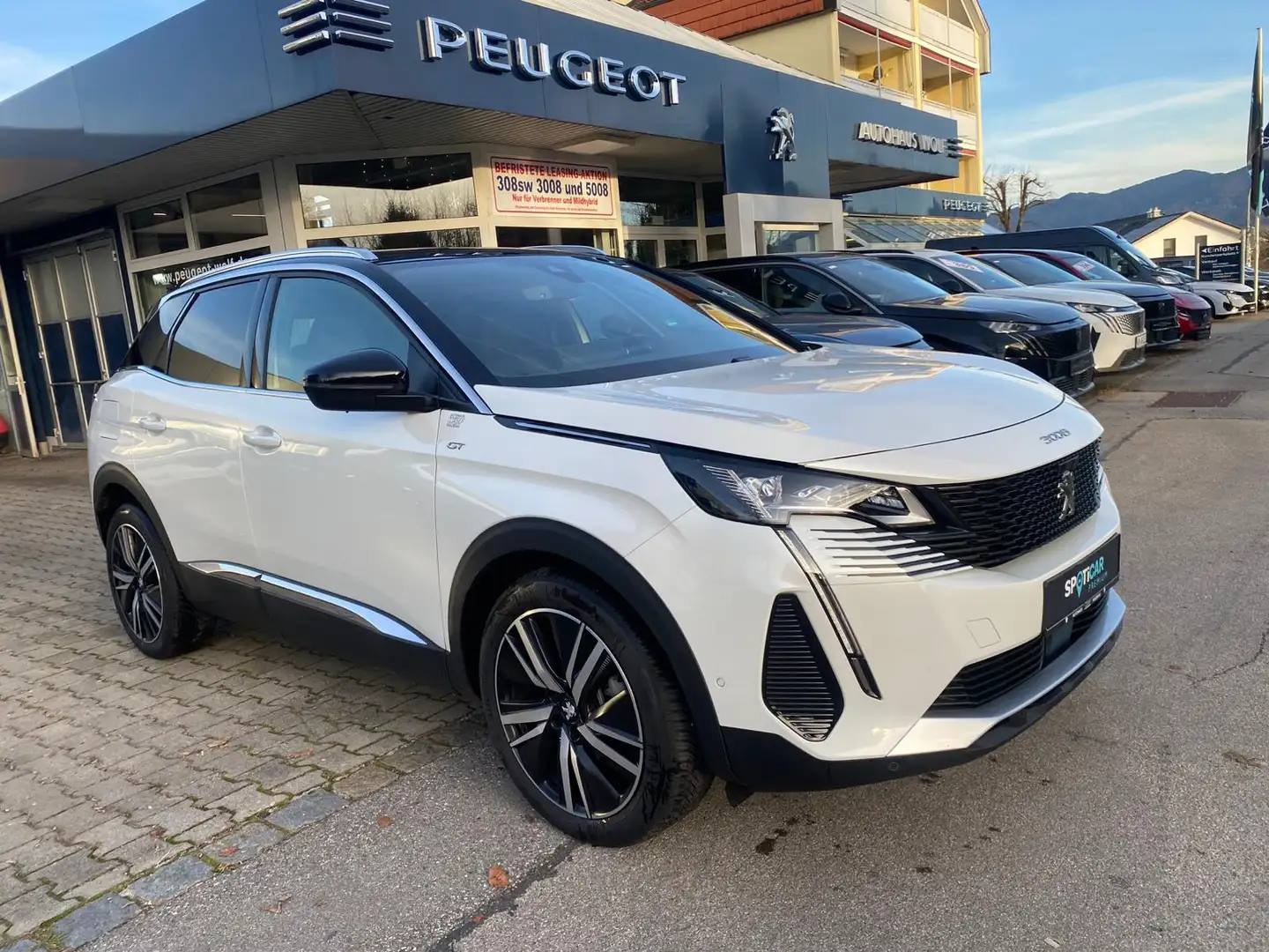 Peugeot 3008 GT Hybrid 136 EAT6 Weiß - 1