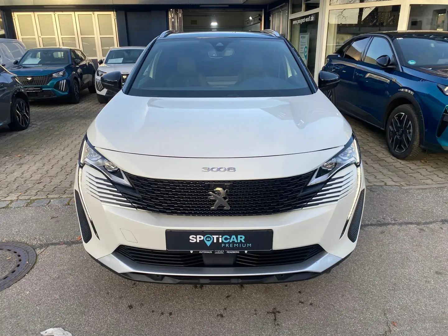 Peugeot 3008 GT Hybrid 136 EAT6 Weiß - 2
