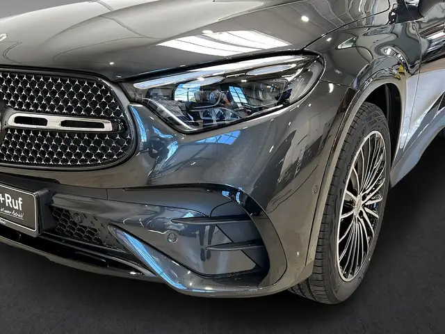 Mercedes-Benz 220 view 15