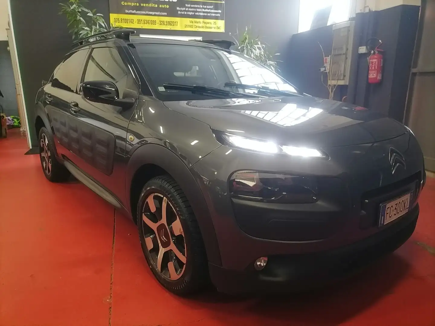 Citroen C4 Cactus PureTech 82 S&S ETG Shine Grigio - 1