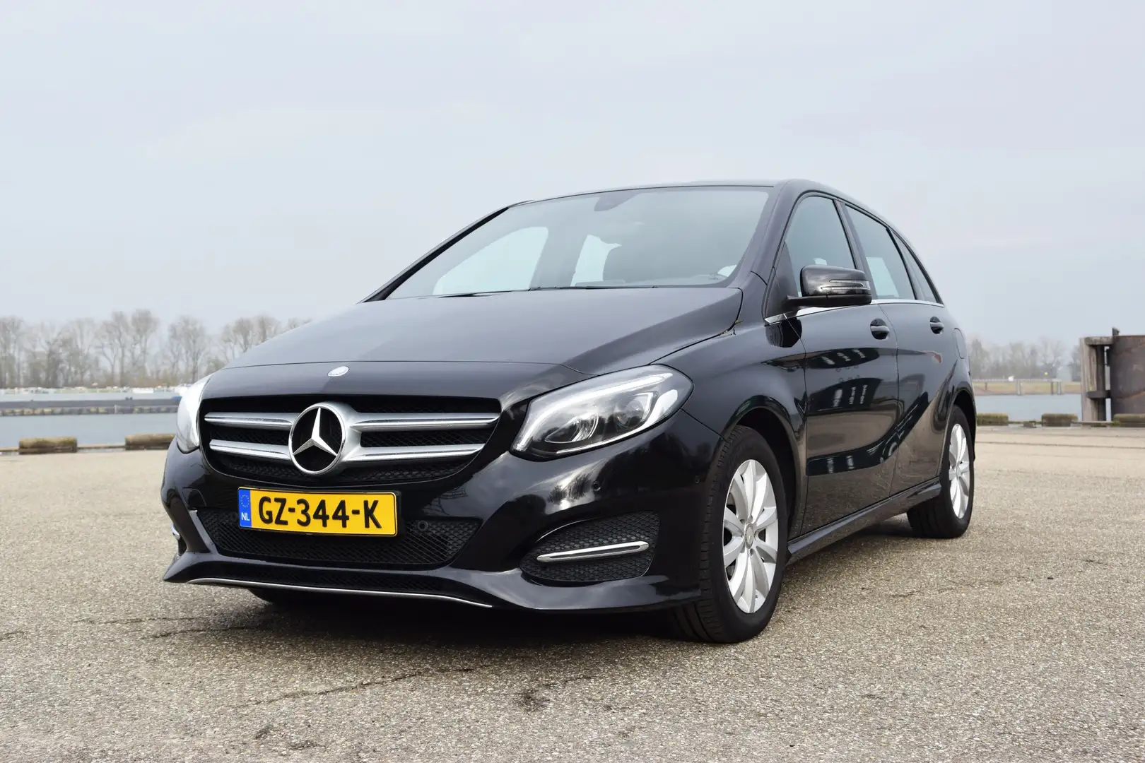 Mercedes-Benz B 180 B BlueEFFICIENCY Sports Tourer Noir - 2