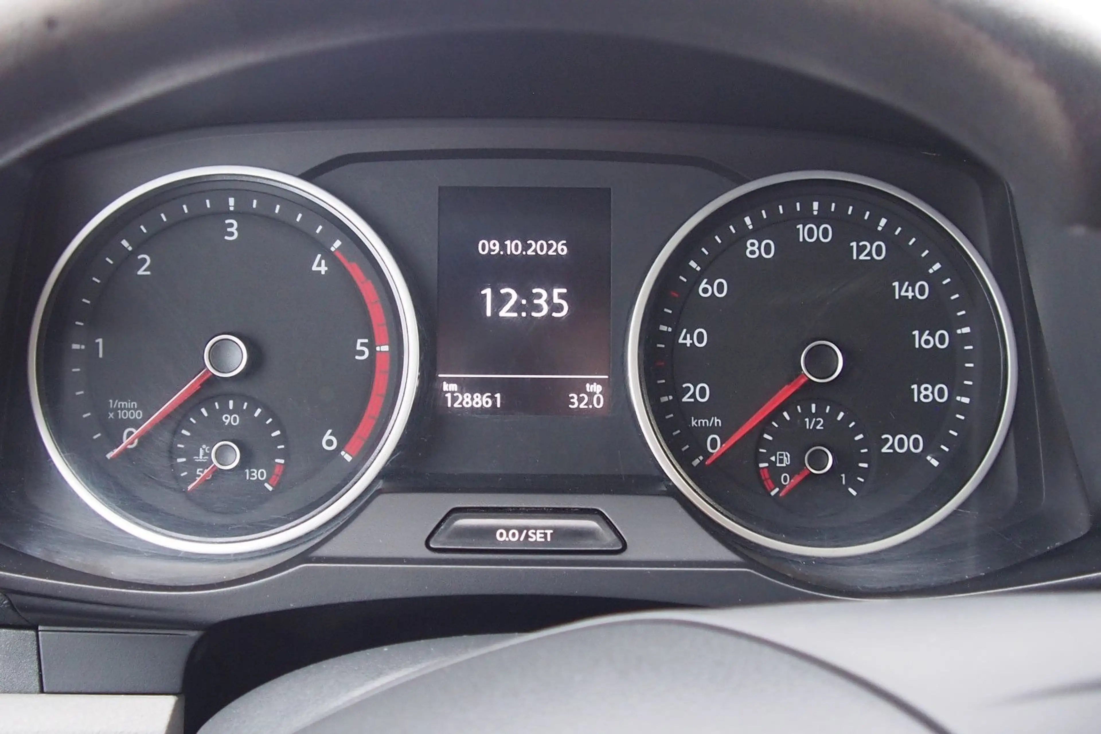 Volkswagen Crafter Kasten 35 mittellang Hochdach FWD Trendl — photo 12