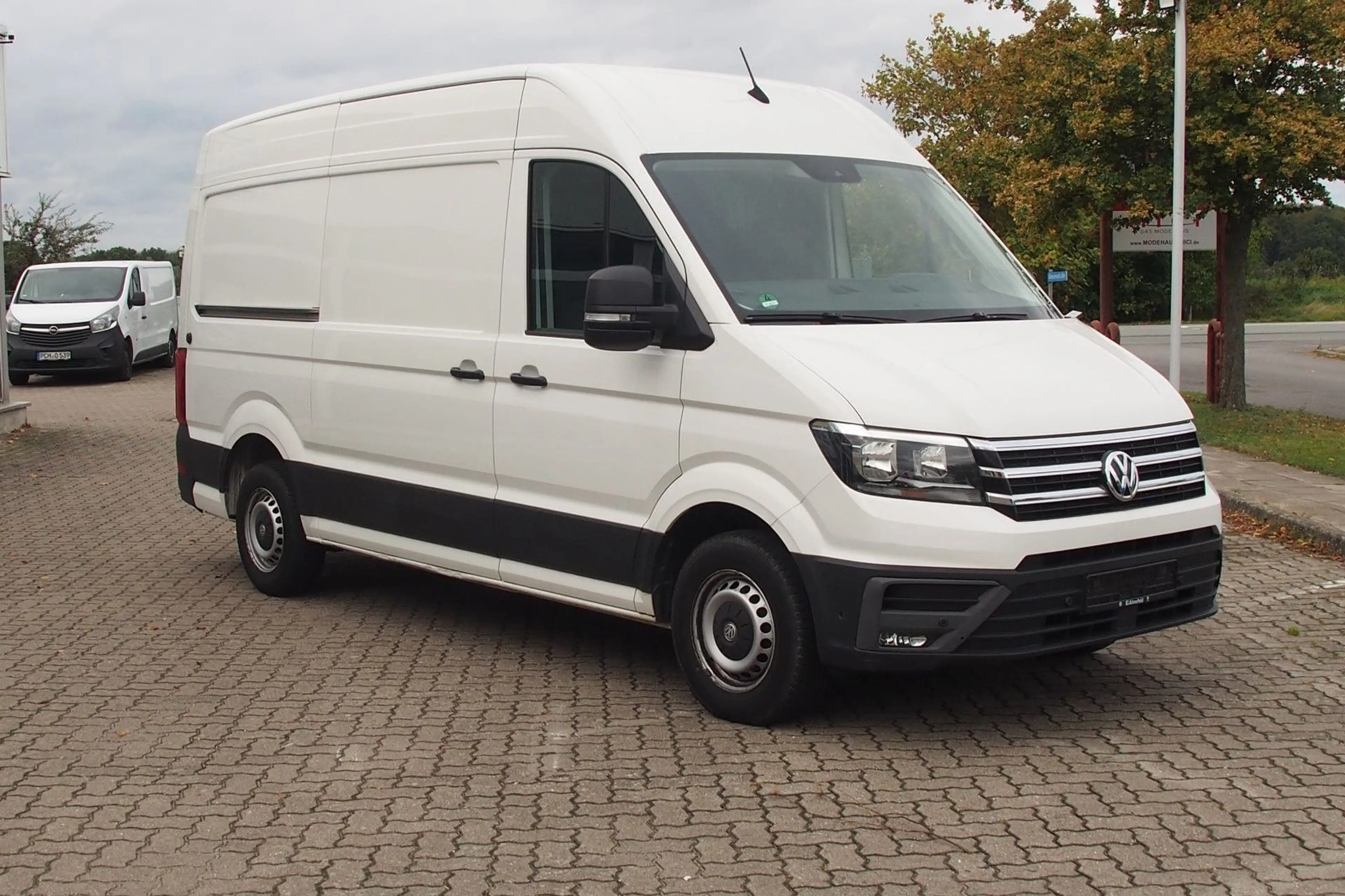 Volkswagen Crafter Kasten 35 mittellang Hochdach FWD Trendl — photo 2