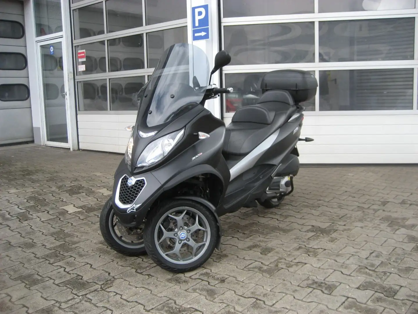 Piaggio MP3 300 LT Yourban Sport Negro - 1