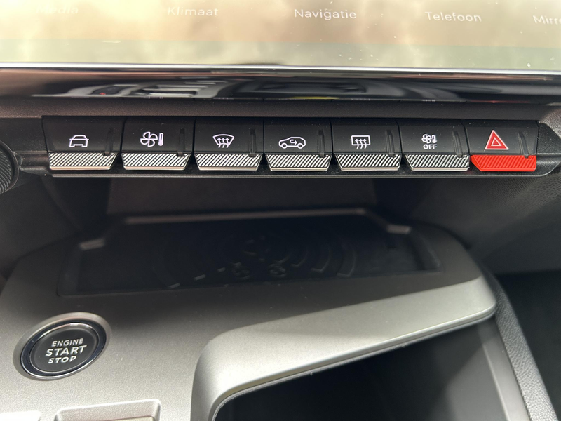 Peugeot 408 1.2 Hybrid 145 e-DCS6 Allure — photo 18