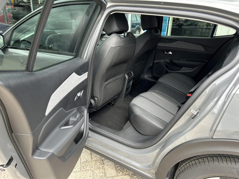 Peugeot 408 1.2 Hybrid 145 e-DCS6 Allure — photo 21