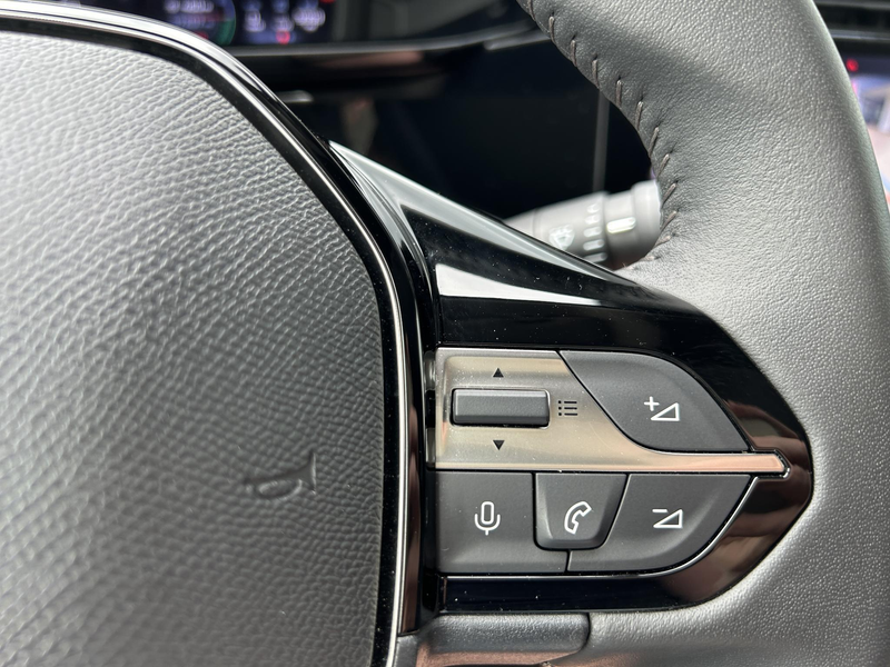 Peugeot 408 1.2 Hybrid 145 e-DCS6 Allure — photo 10