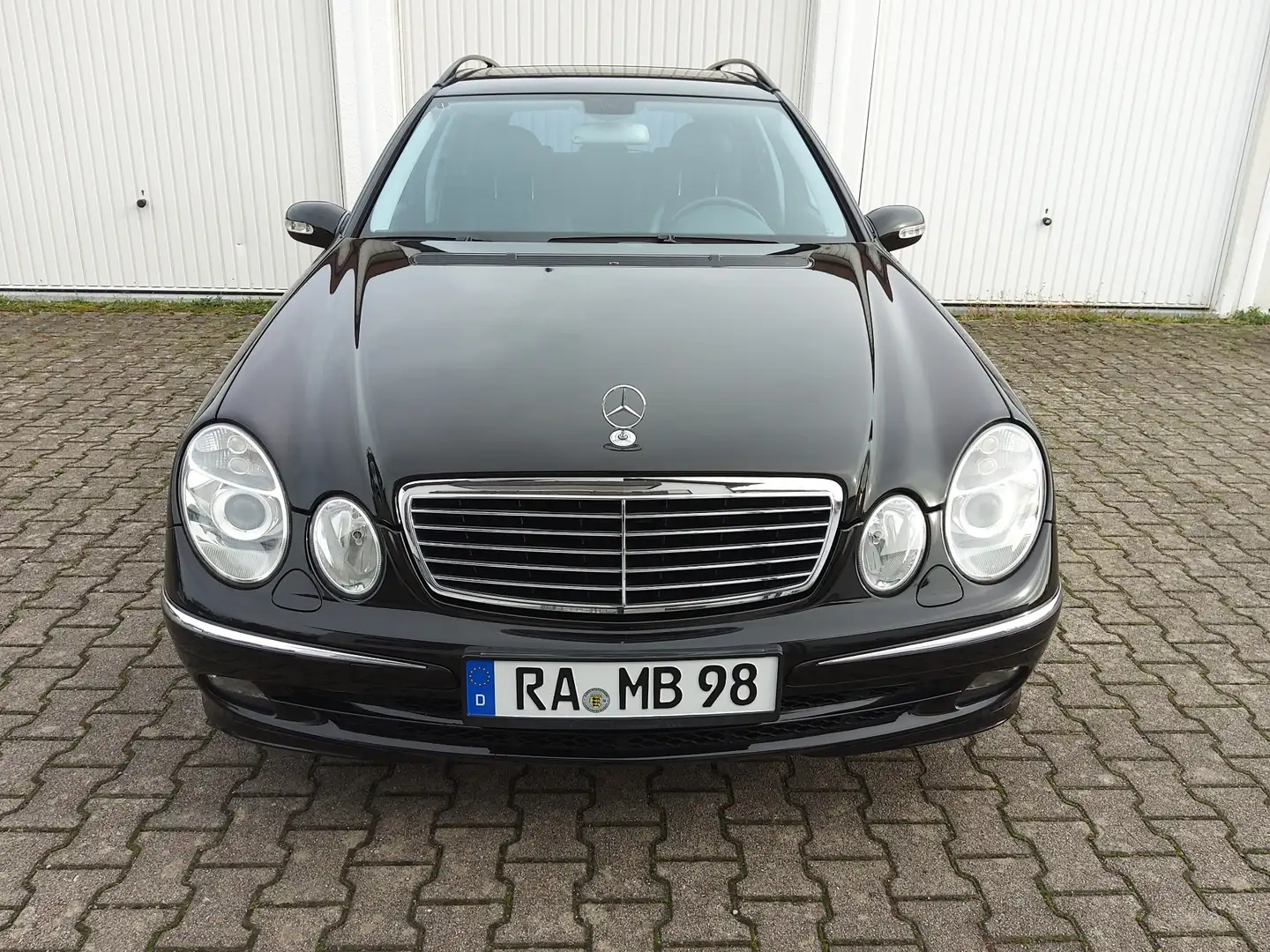 Mercedes-Benz E 320 E 320 T 4Matic Avantgarde Scheckheft 2. Hand Schwarz - 2