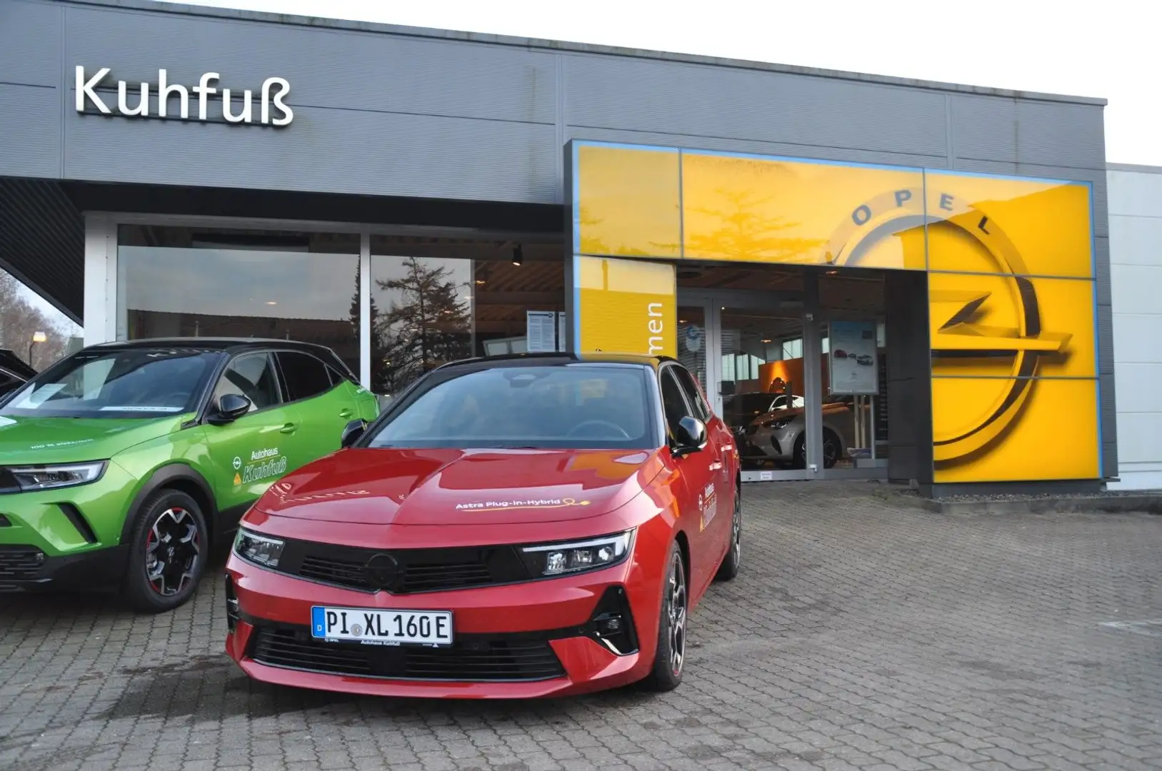 Opel Astra Lim. GS-Line Hybrid *Navi*HUD*RFK* Rouge - 2